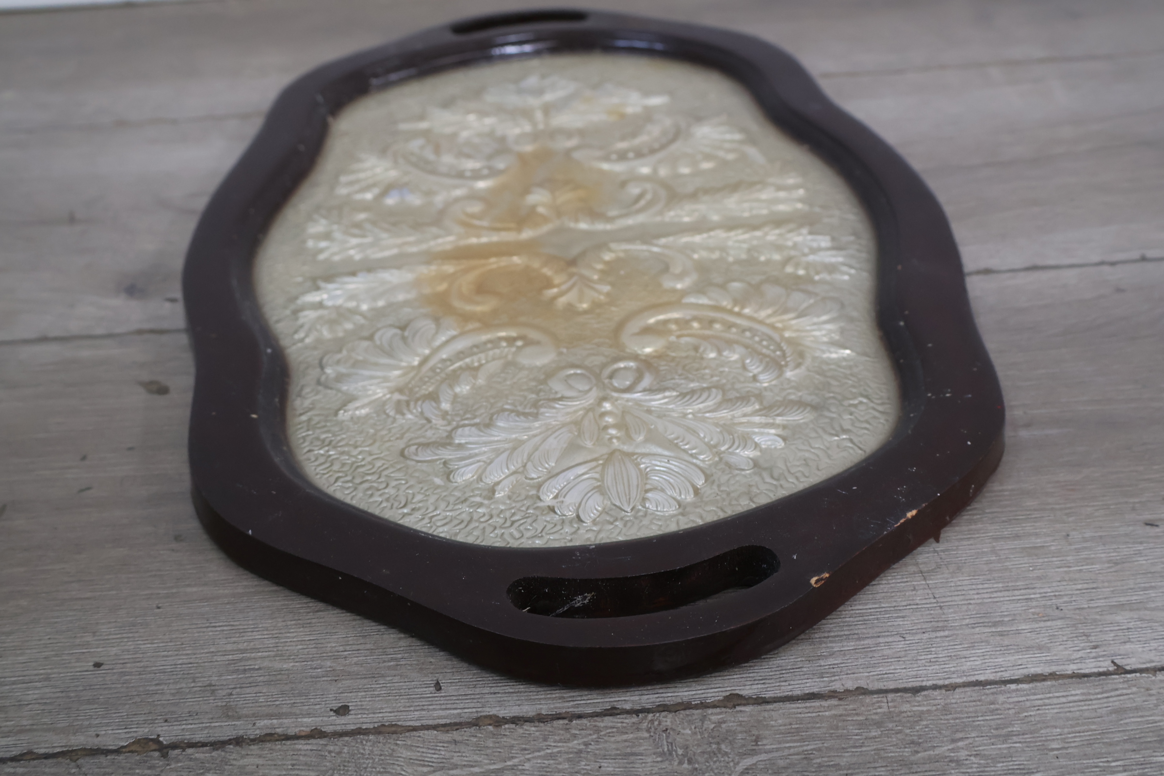 Vintage dienblad met reliëfmotief' – foto 5 – kavel bij GSD Auctions, Zoeterwoude