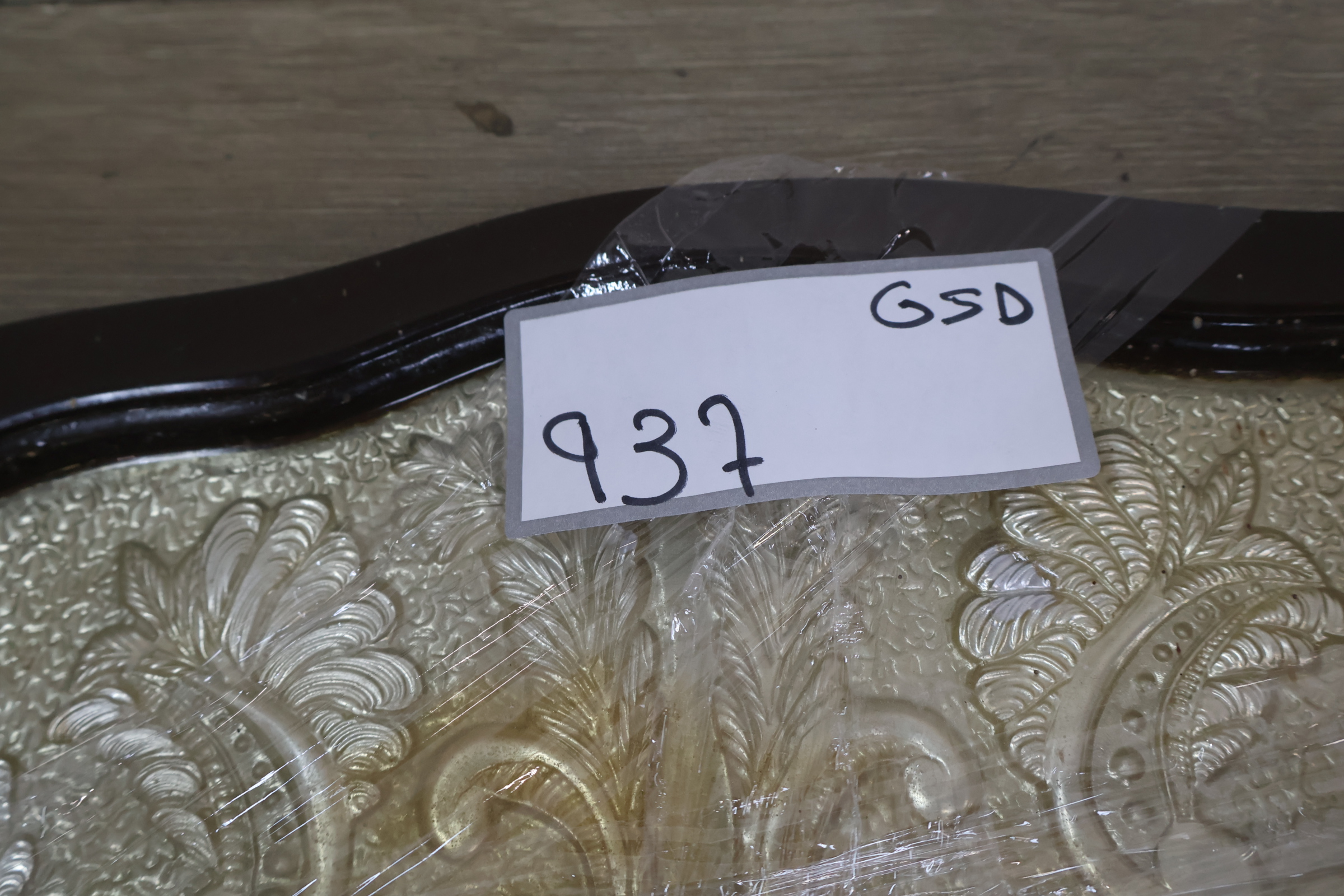 Vintage dienblad met reliëfmotief' – foto 15 – kavel bij GSD Auctions, Zoeterwoude
