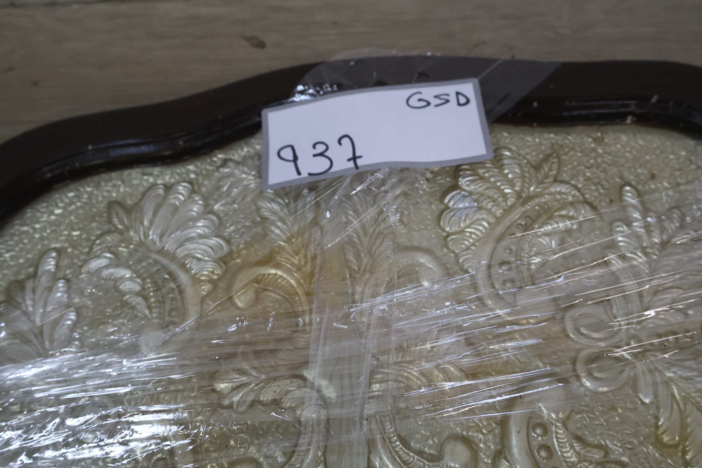 Vintage dienblad met reliëfmotief' – foto 16 – kavel bij GSD Auctions, Zoeterwoude