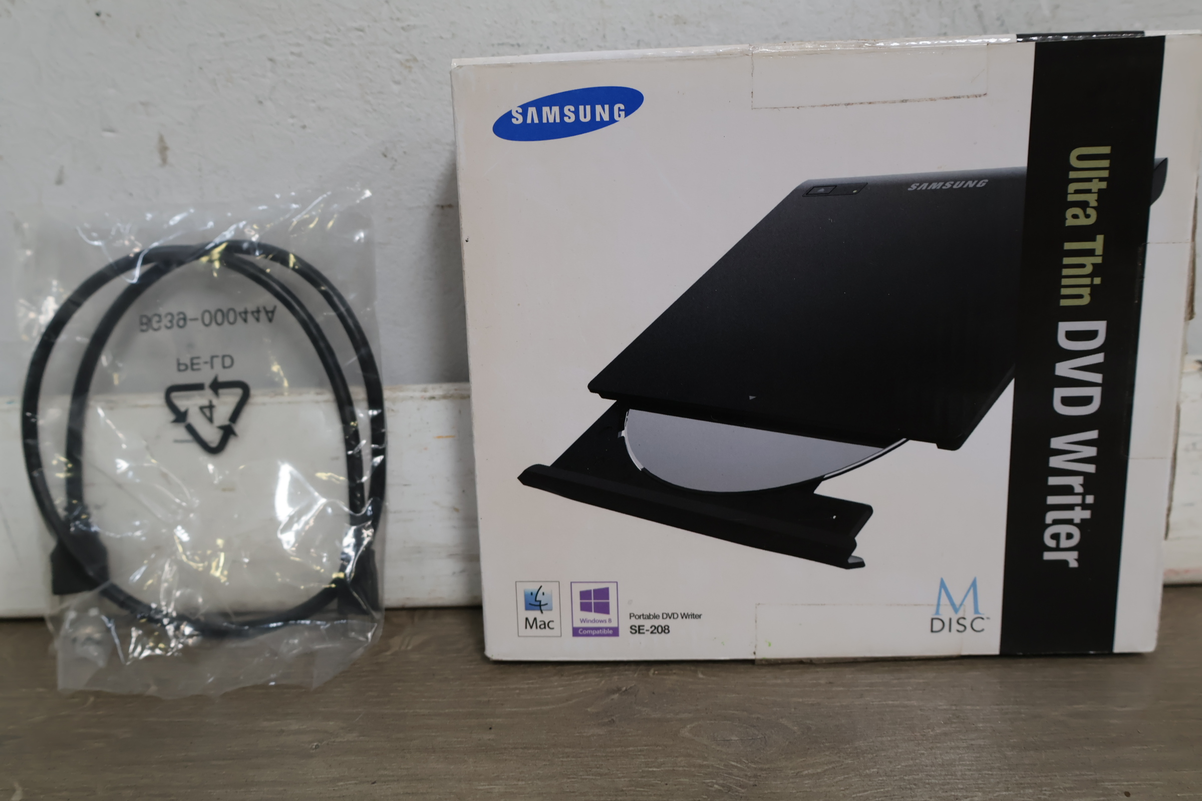 Samsung Ultra Thin DVD Writer SE-208 – foto 6 – kavel bij GSD Auctions, Zoeterwoude