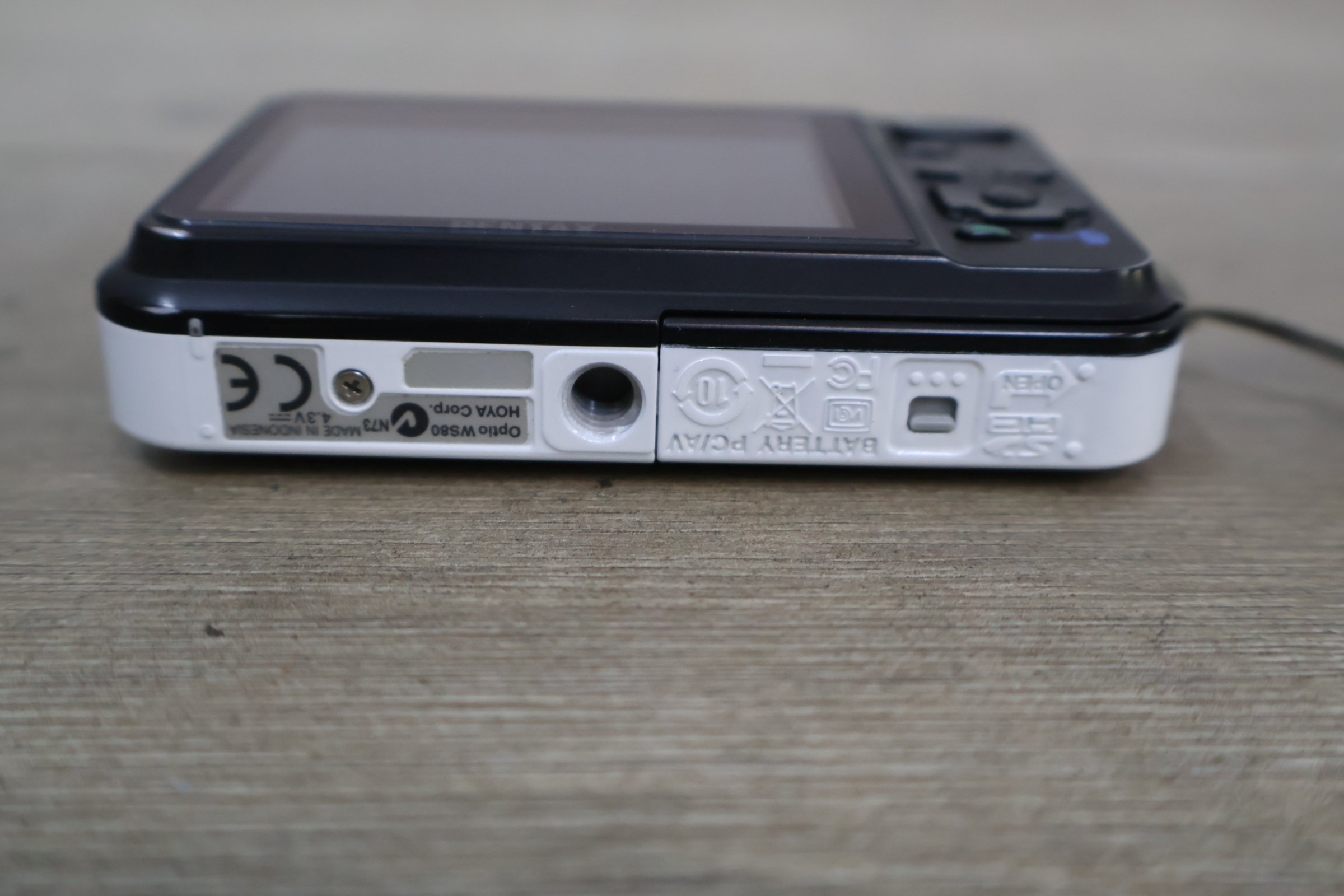 Pentax Optio WS80 digitale camera met rode opbergtas – foto 4 – kavel bij GSD Auctions, Zoeterwoude
