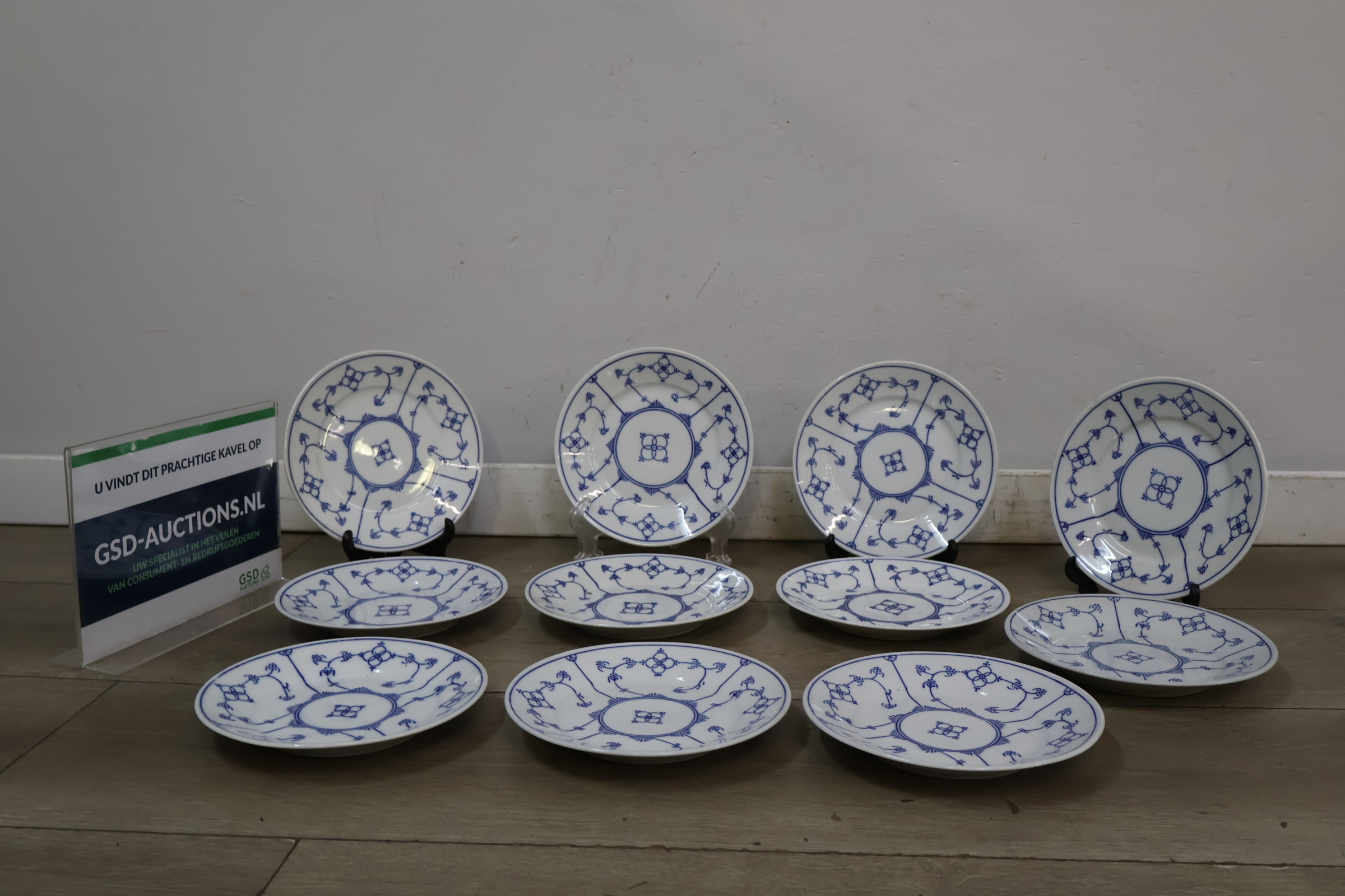 Set van 10 klein blauw-wit porseleinen bordjes – foto 2 – kavel bij GSD Auctions, Zoeterwoude
