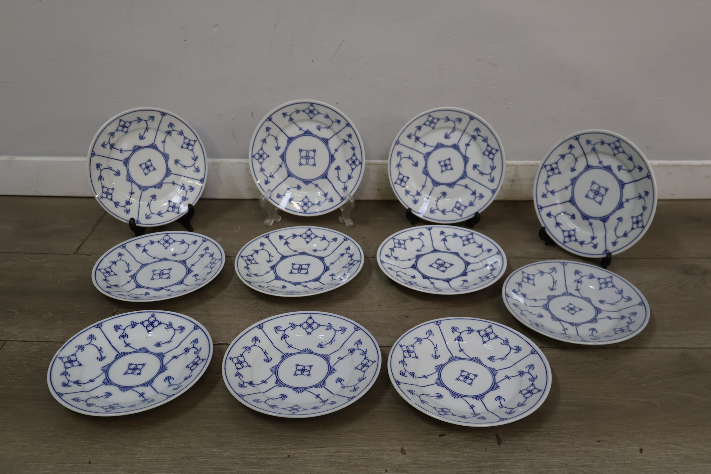 Set van 10 klein blauw-wit porseleinen bordjes – foto 4 – kavel bij GSD Auctions, Zoeterwoude