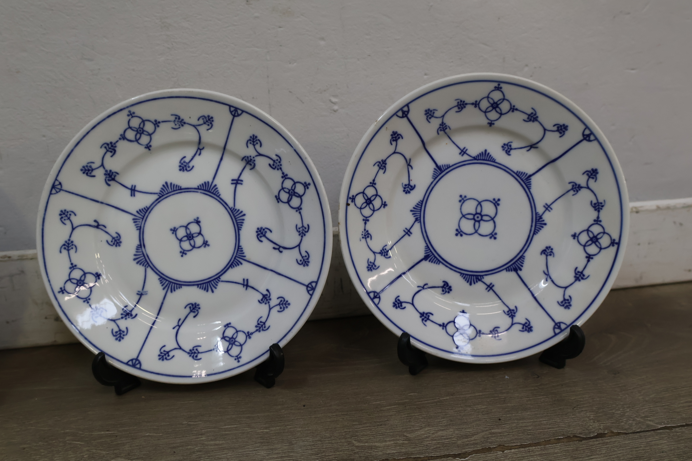 Set van 10 klein blauw-wit porseleinen bordjes – foto 8 – kavel bij GSD Auctions, Zoeterwoude