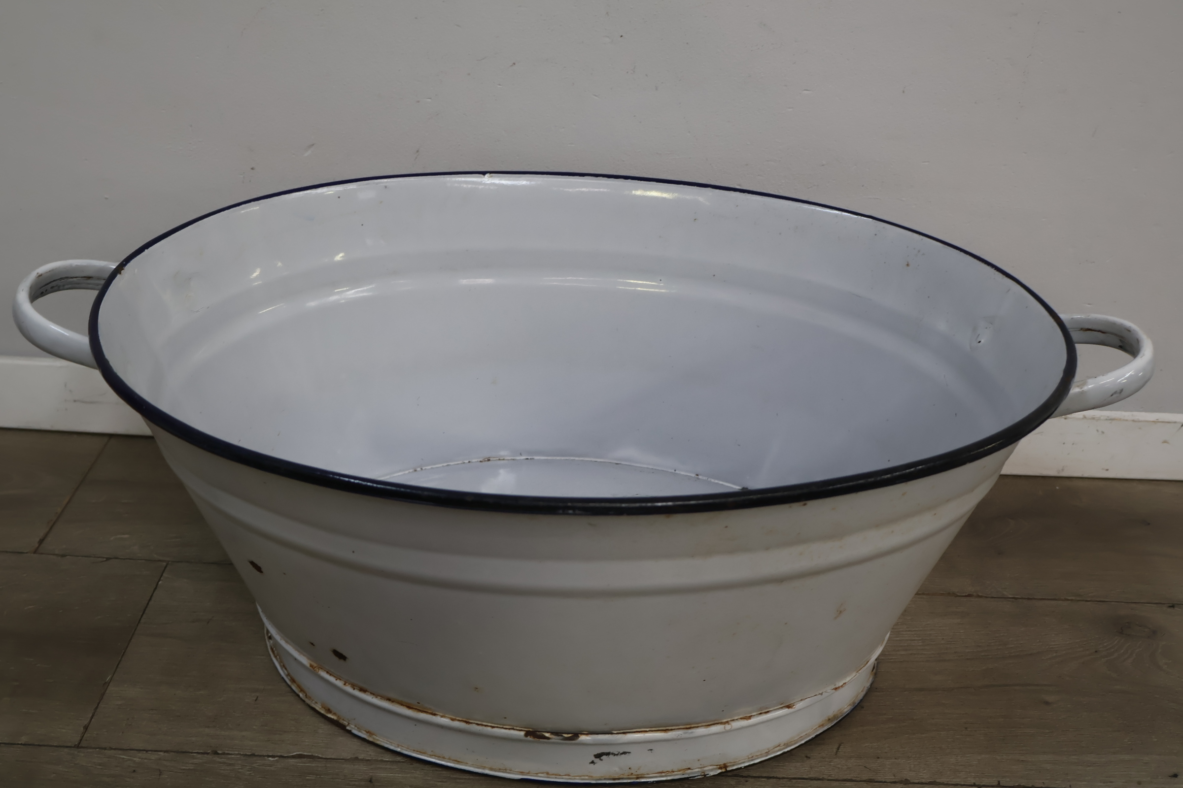 Witte geëmailleerde grote teil – foto 5 – kavel bij GSD Auctions, Zoeterwoude