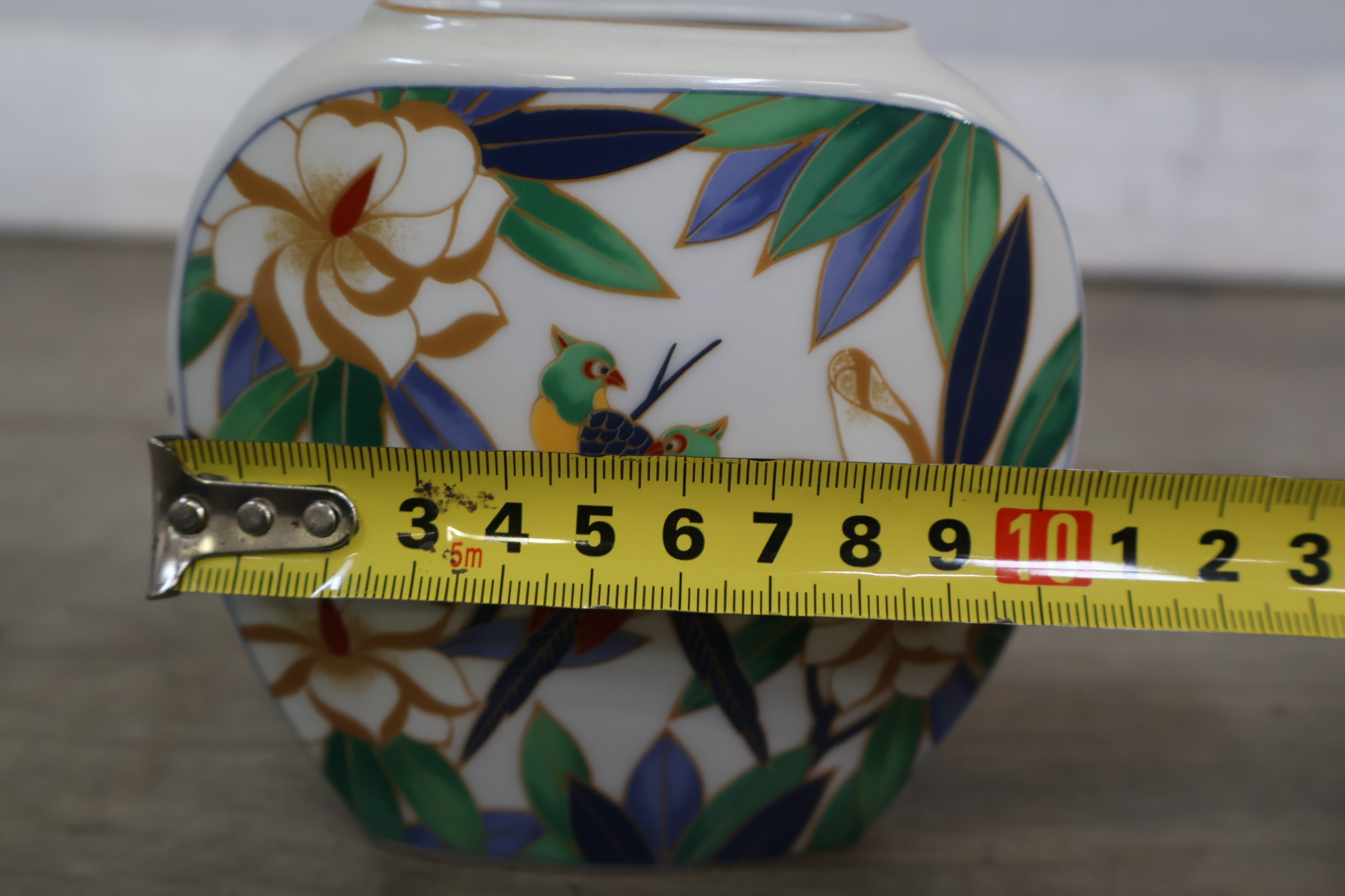 Porseleinen vaas met dekseldoosje – foto 13 – kavel bij GSD Auctions, Zoeterwoude