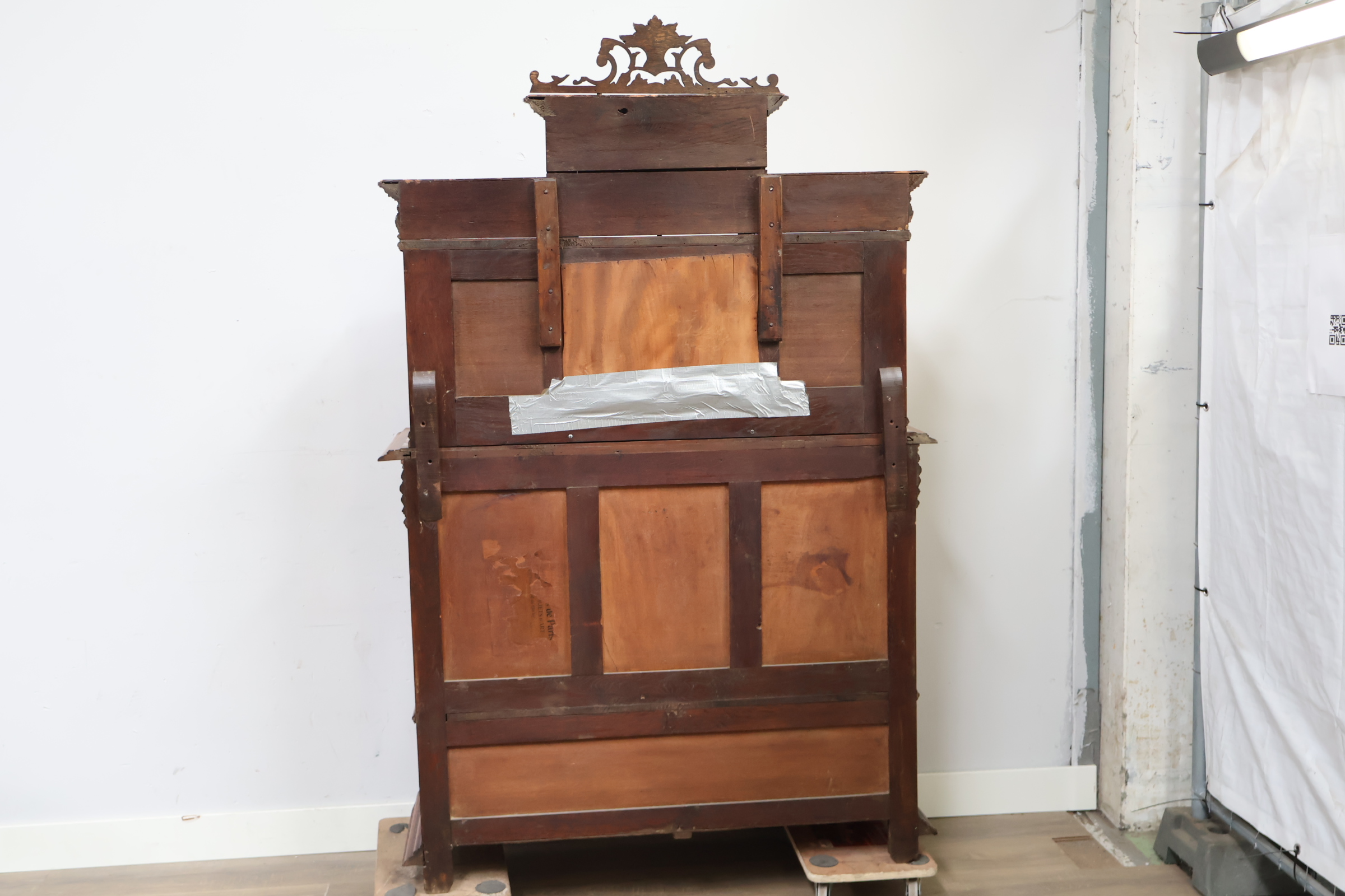 Antieke Franse Renaissance Henry II Walnut Buffetkast – foto 6 – kavel bij GSD Auctions, Zoeterwoude