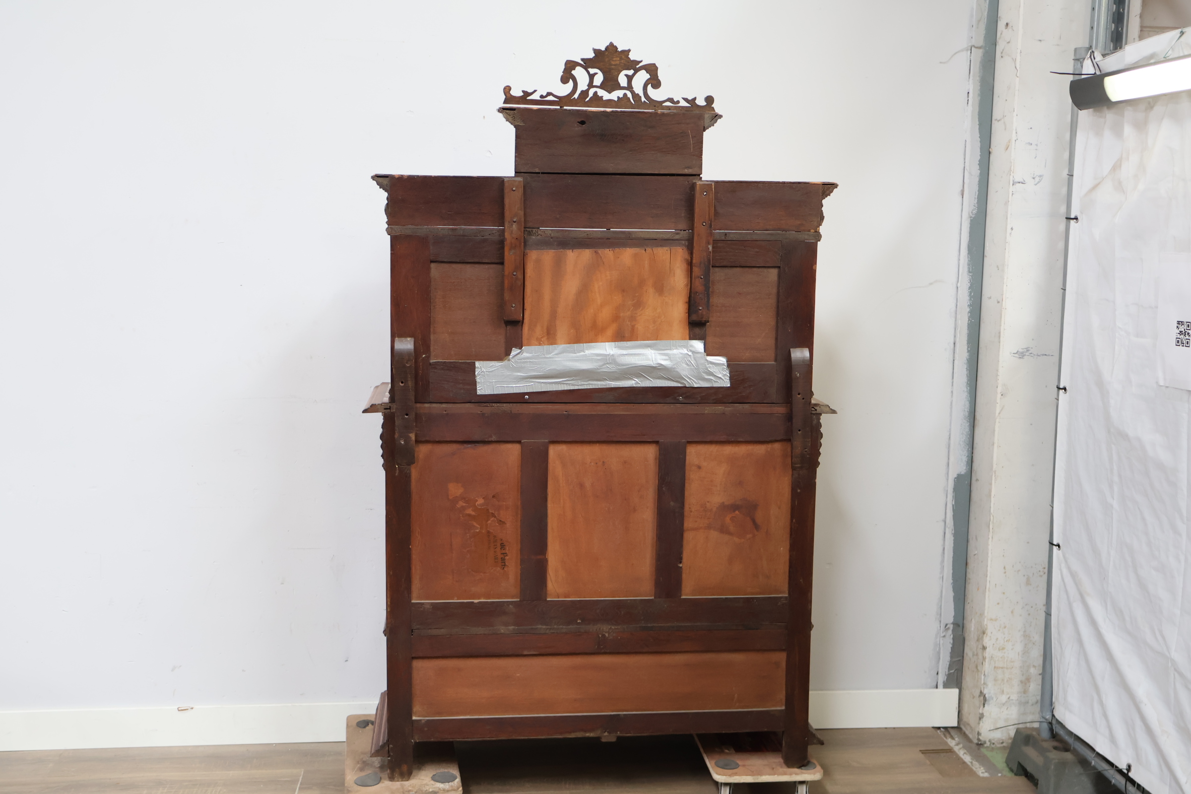Antieke Franse Renaissance Henry II Walnut Buffetkast – foto 7 – kavel bij GSD Auctions, Zoeterwoude