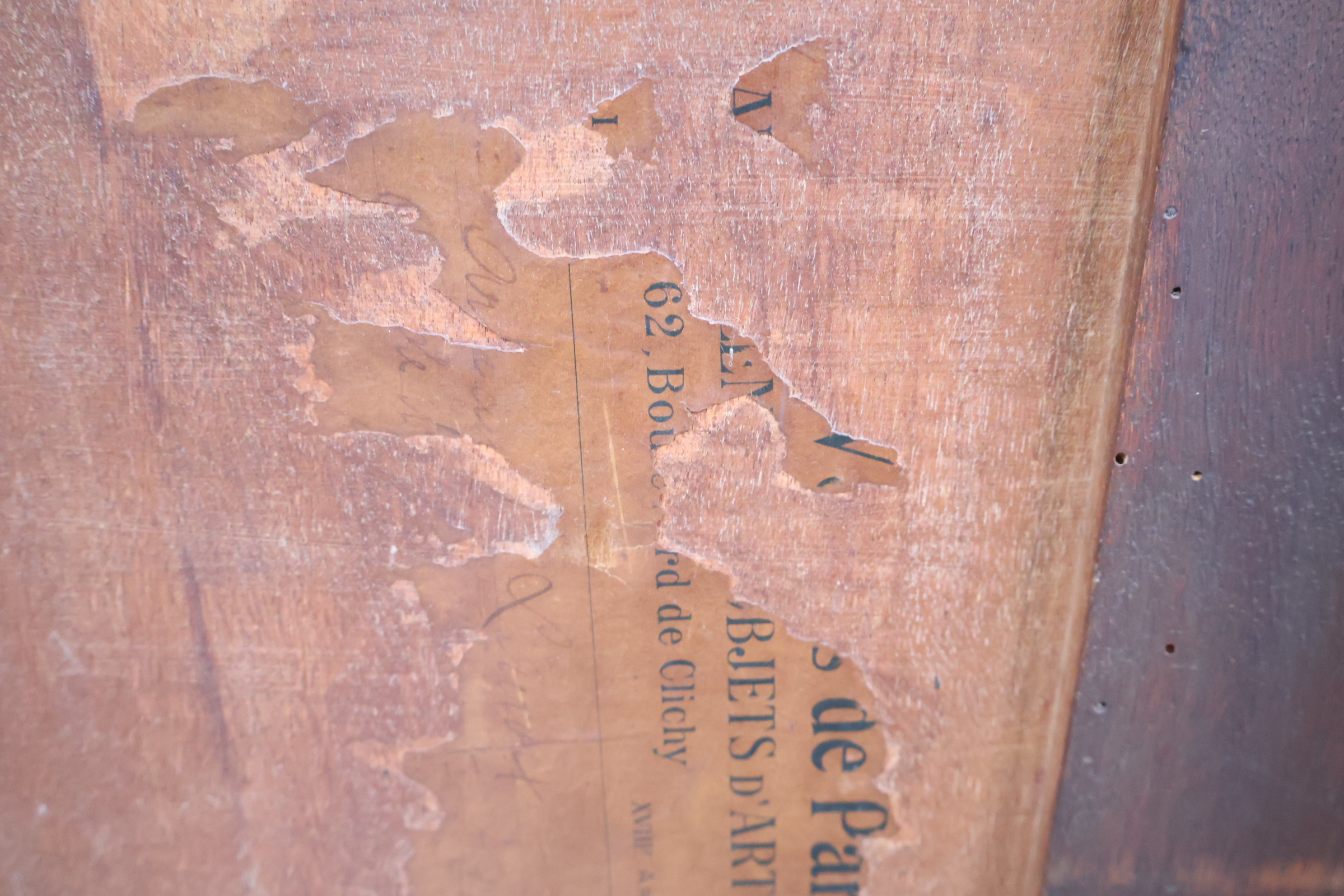 Antieke Franse Renaissance Henry II Walnut Buffetkast – foto 10 – kavel bij GSD Auctions, Zoeterwoude