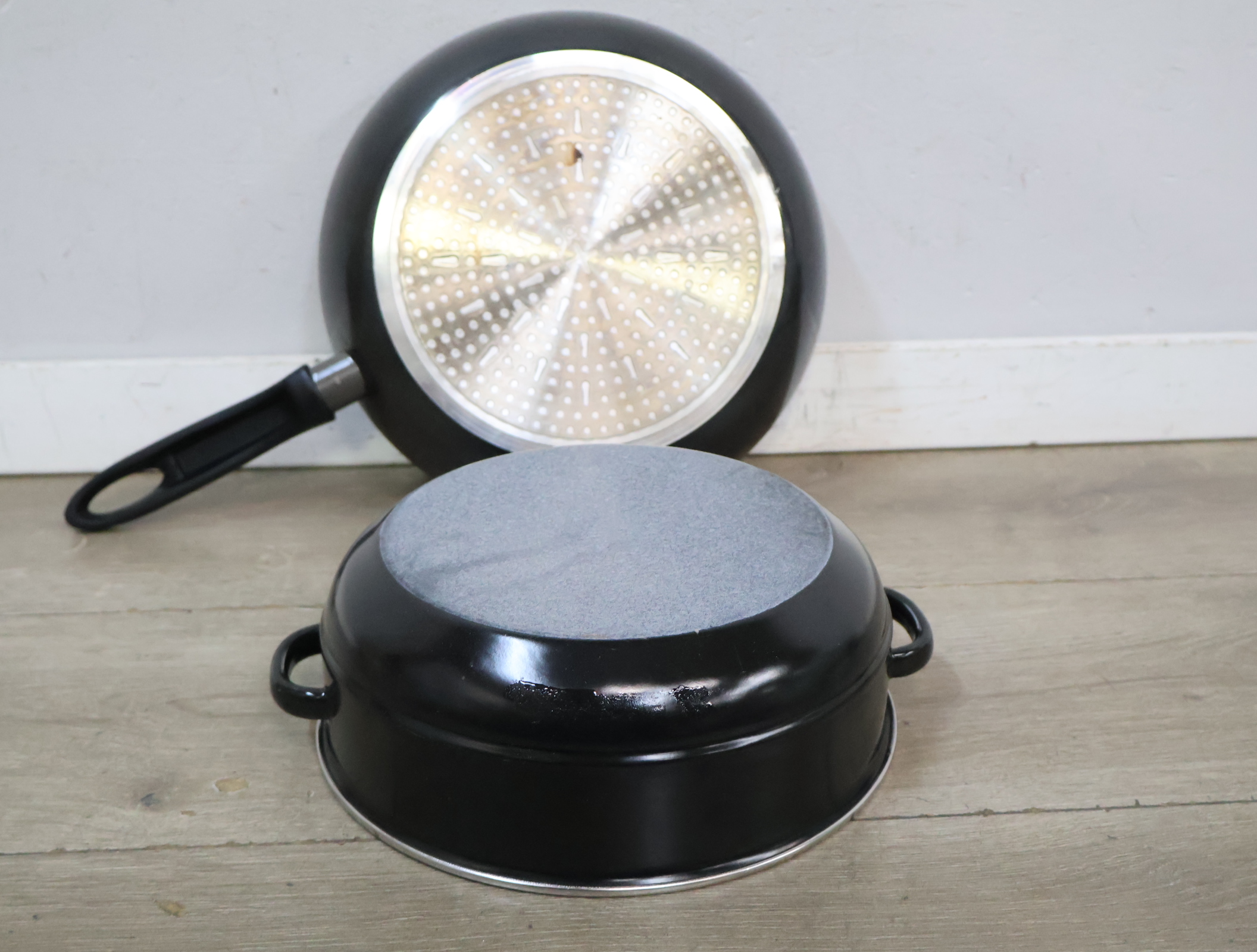 Set van twee pannen - Brabantia – foto 7 – kavel bij GSD Auctions, Zoeterwoude