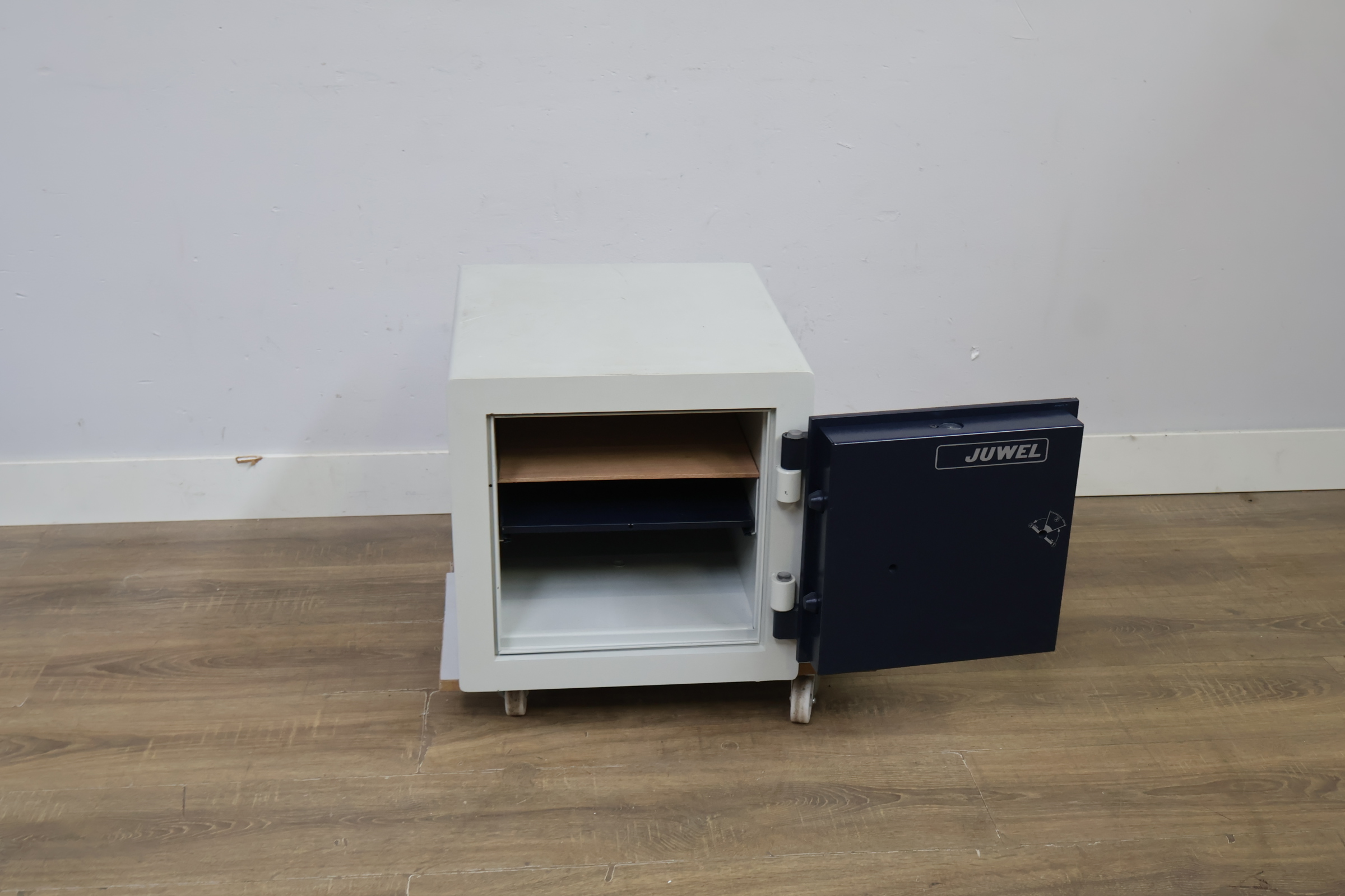 Diplomat juwel kluis met cijferslot – foto 11 – kavel bij GSD Auctions, Zoeterwoude