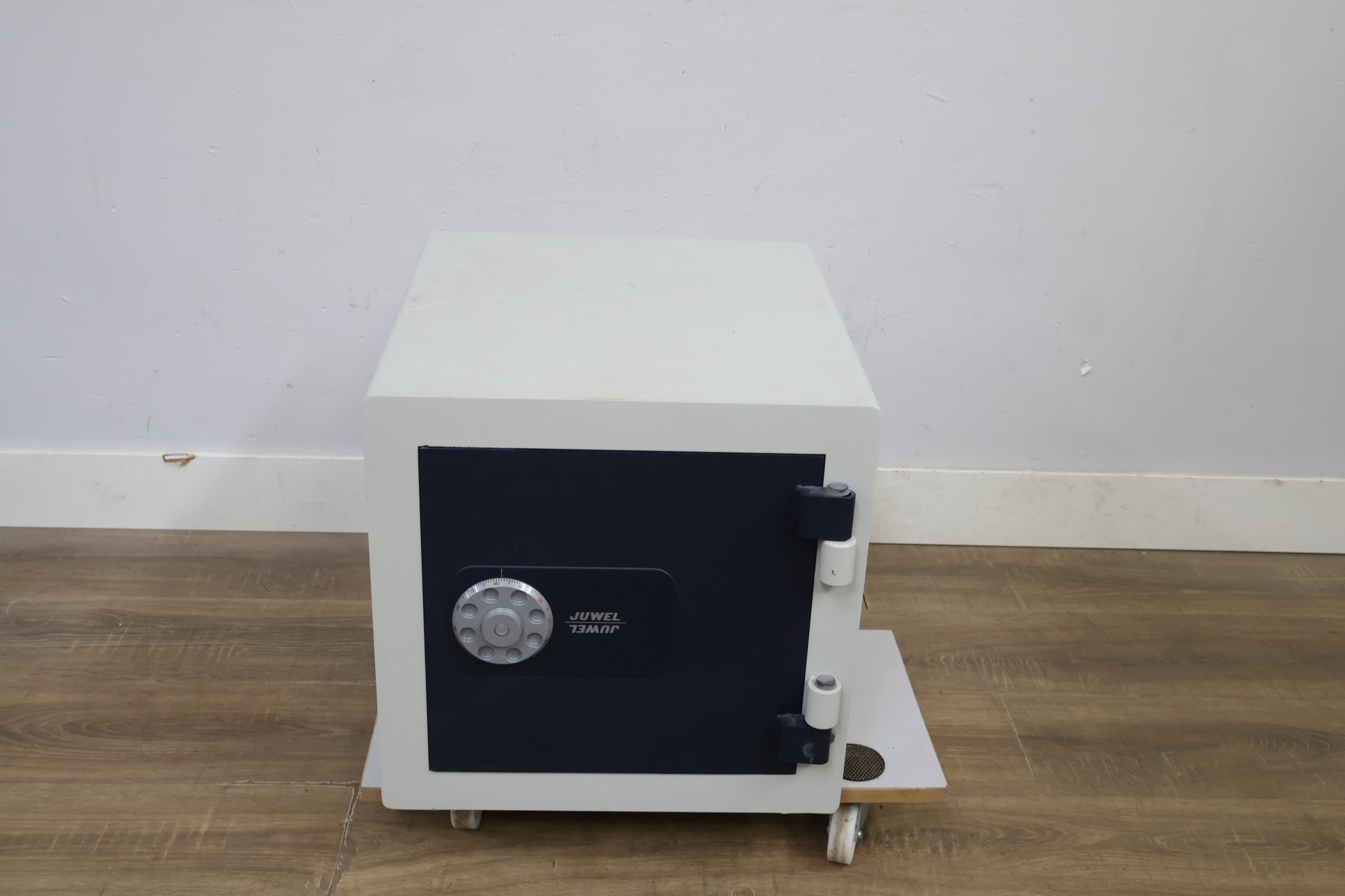 Diplomat juwel kluis met cijferslot – foto 14 – kavel bij GSD Auctions, Zoeterwoude