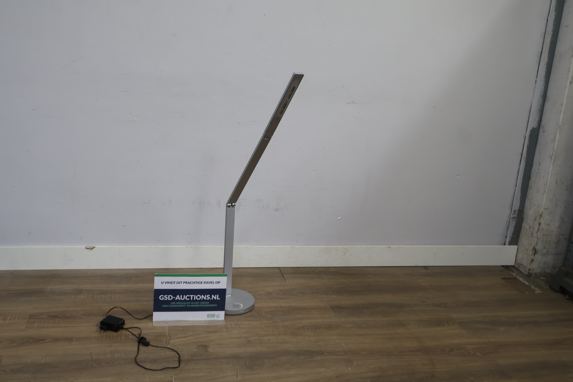 Philips LED bureaulamp – foto 2 – kavel bij GSD Auctions, Zoeterwoude
