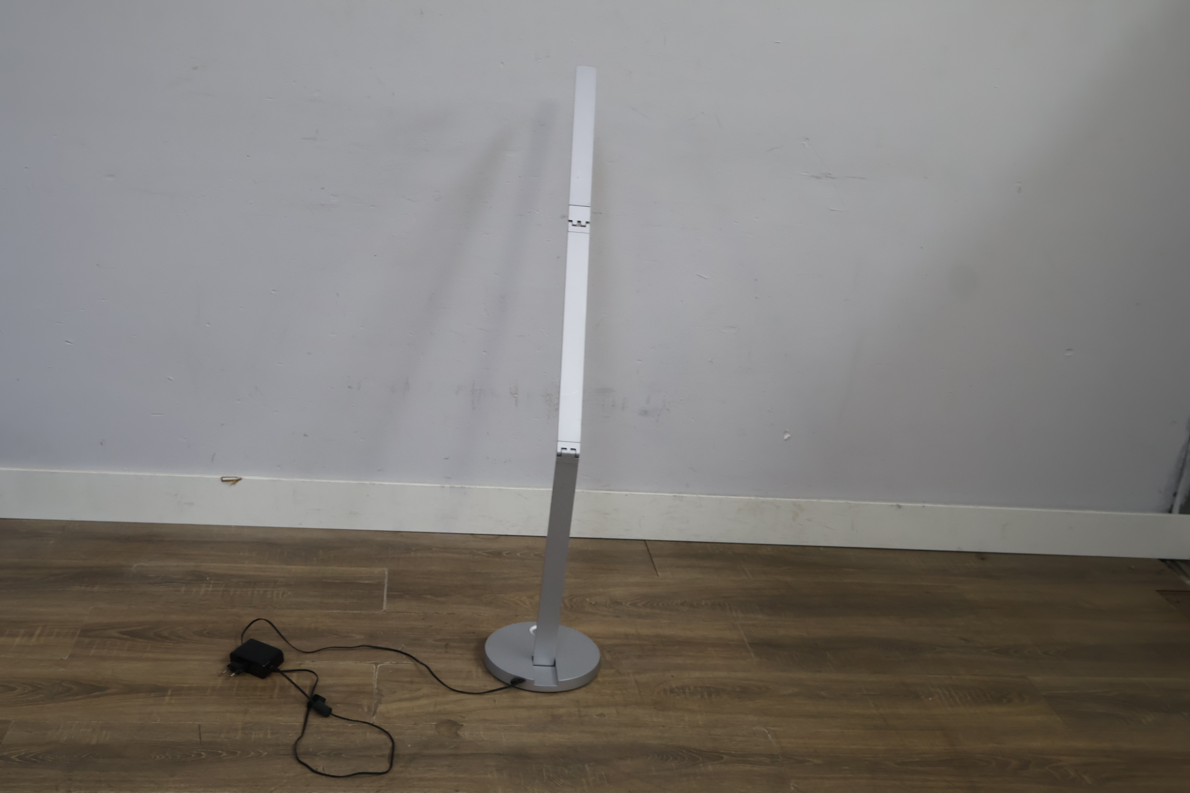 Philips LED bureaulamp – foto 5 – kavel bij GSD Auctions, Zoeterwoude