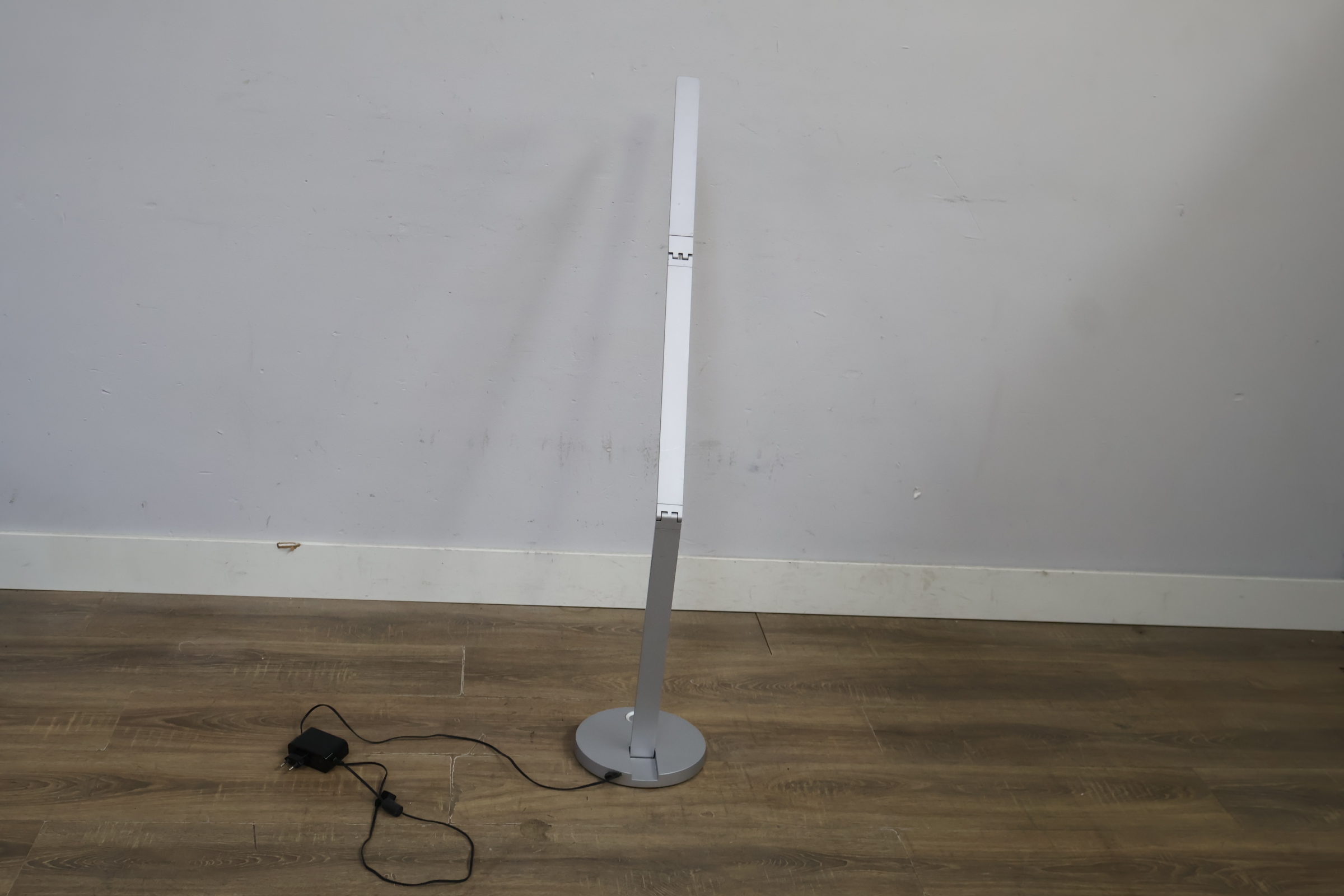 Philips LED bureaulamp – foto 6 – kavel bij GSD Auctions, Zoeterwoude