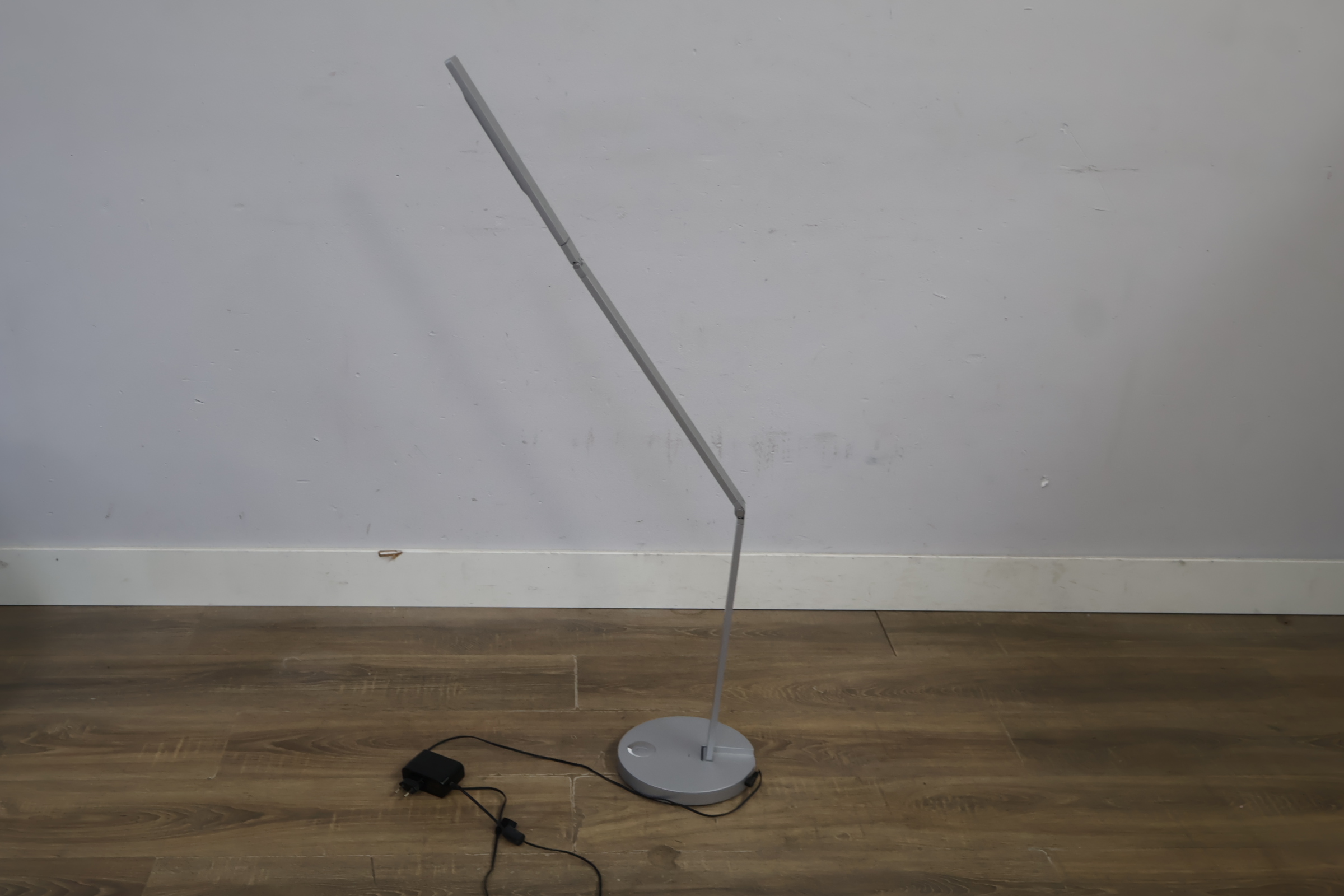 Philips LED bureaulamp – foto 7 – kavel bij GSD Auctions, Zoeterwoude