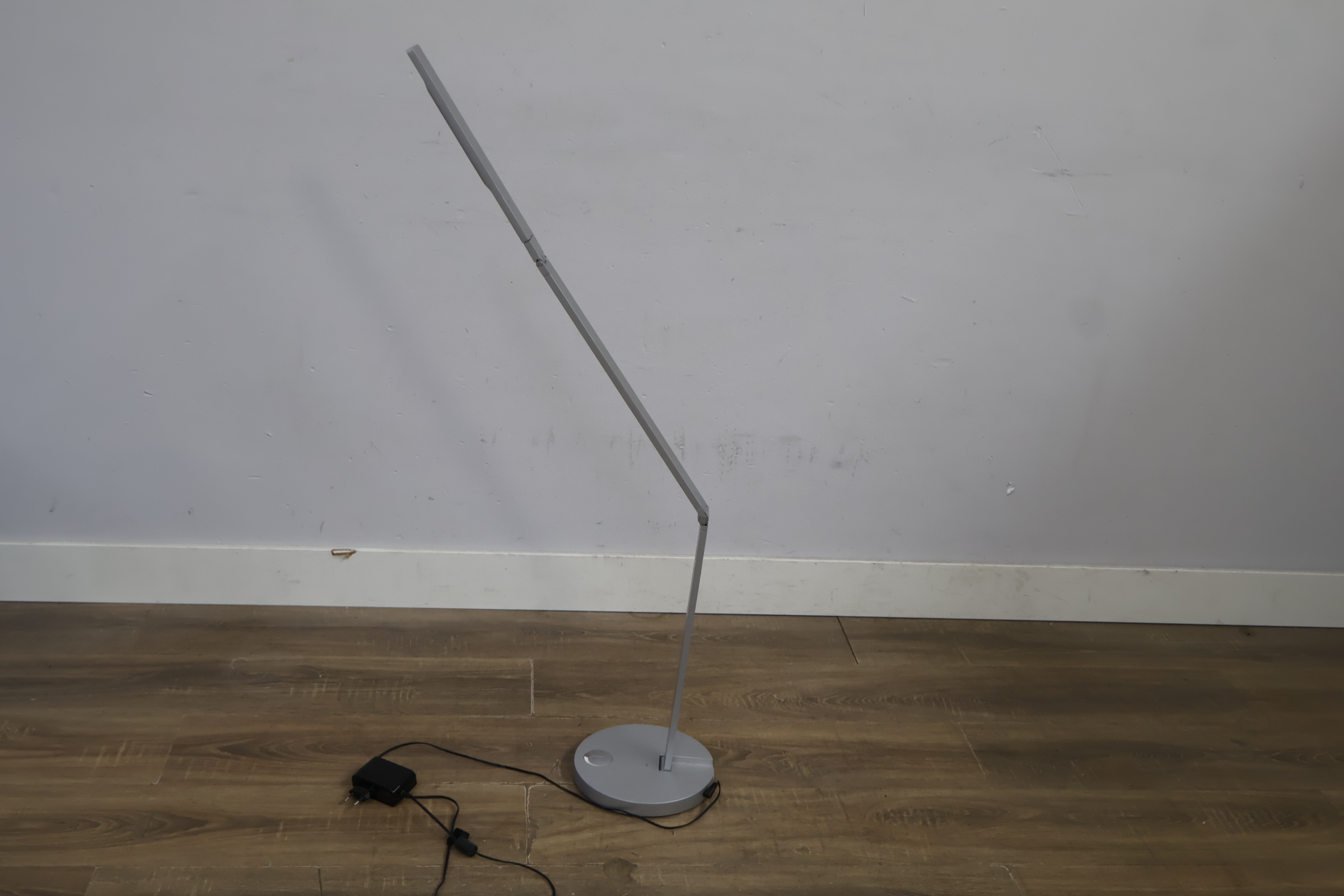 Philips LED bureaulamp – foto 8 – kavel bij GSD Auctions, Zoeterwoude