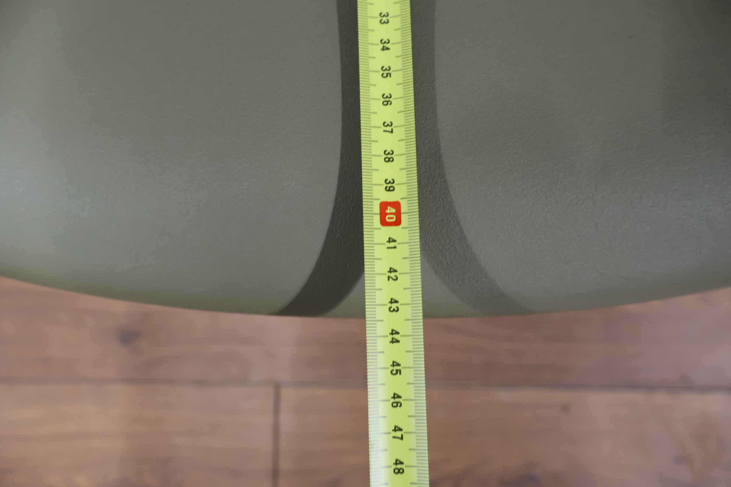 Set van 4 keurige kuipstoelen - Vitra Eames-Stijl – foto 13 – kavel bij GSD Auctions, Zoeterwoude