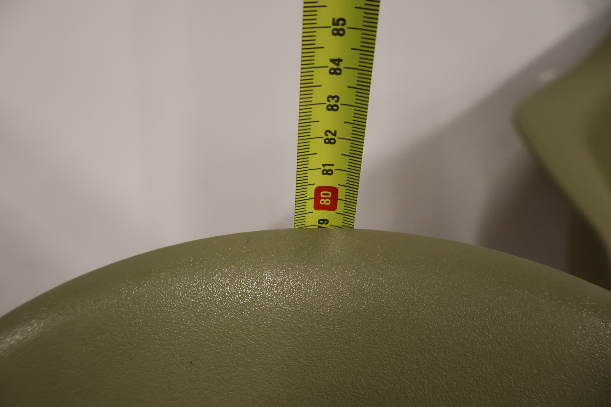 Set van 4 keurige kuipstoelen - Vitra Eames-Stijl – foto 17 – kavel bij GSD Auctions, Zoeterwoude