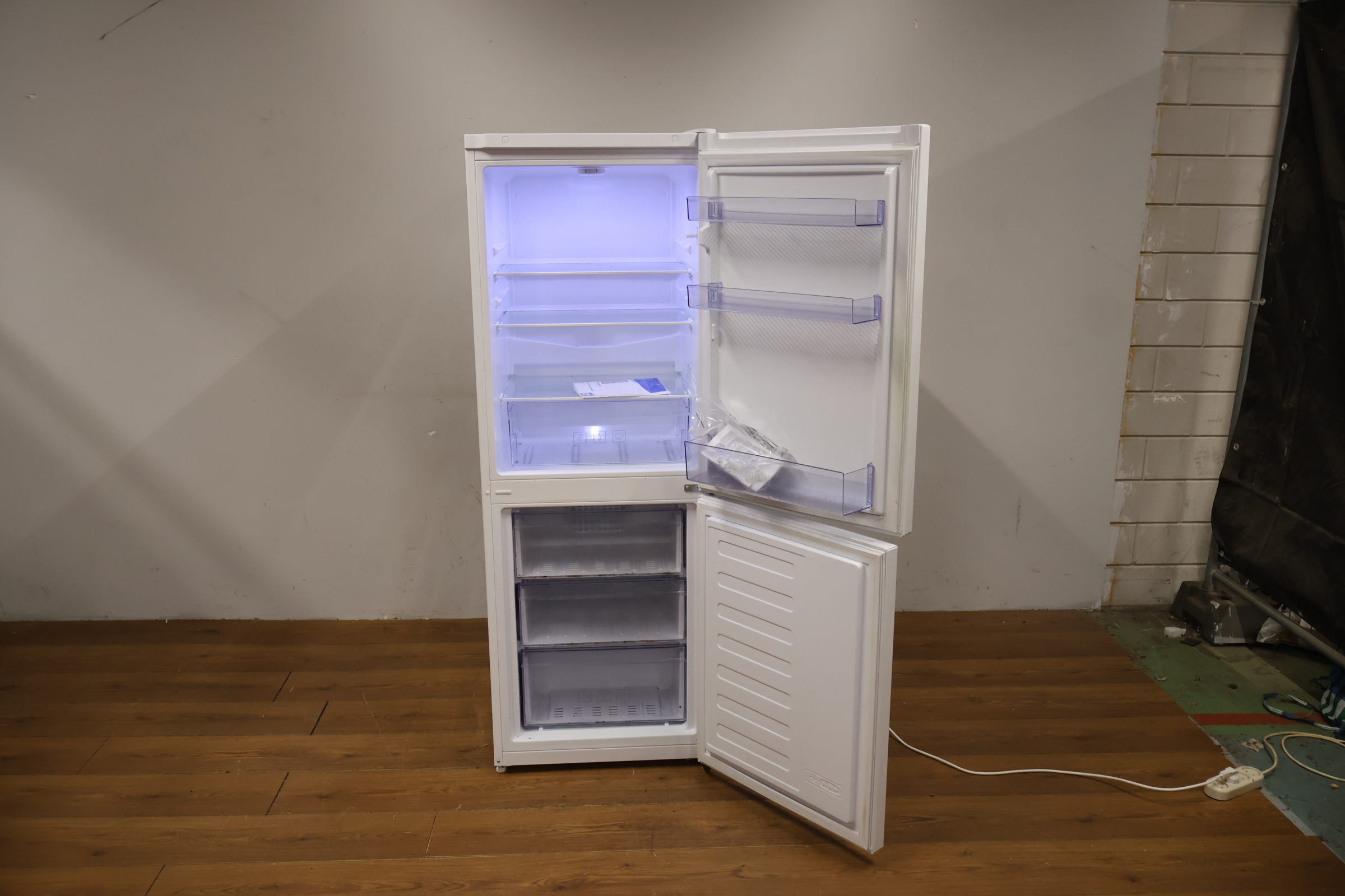Beko koelvries-combinatie Koelkast – foto 11 – kavel bij GSD Auctions, Zoeterwoude