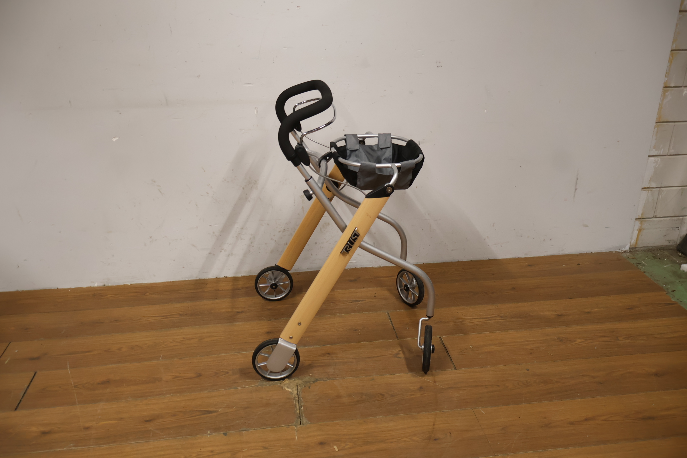 Trust Care Indoor Rollator – foto 3 – kavel bij GSD Auctions, Zoeterwoude