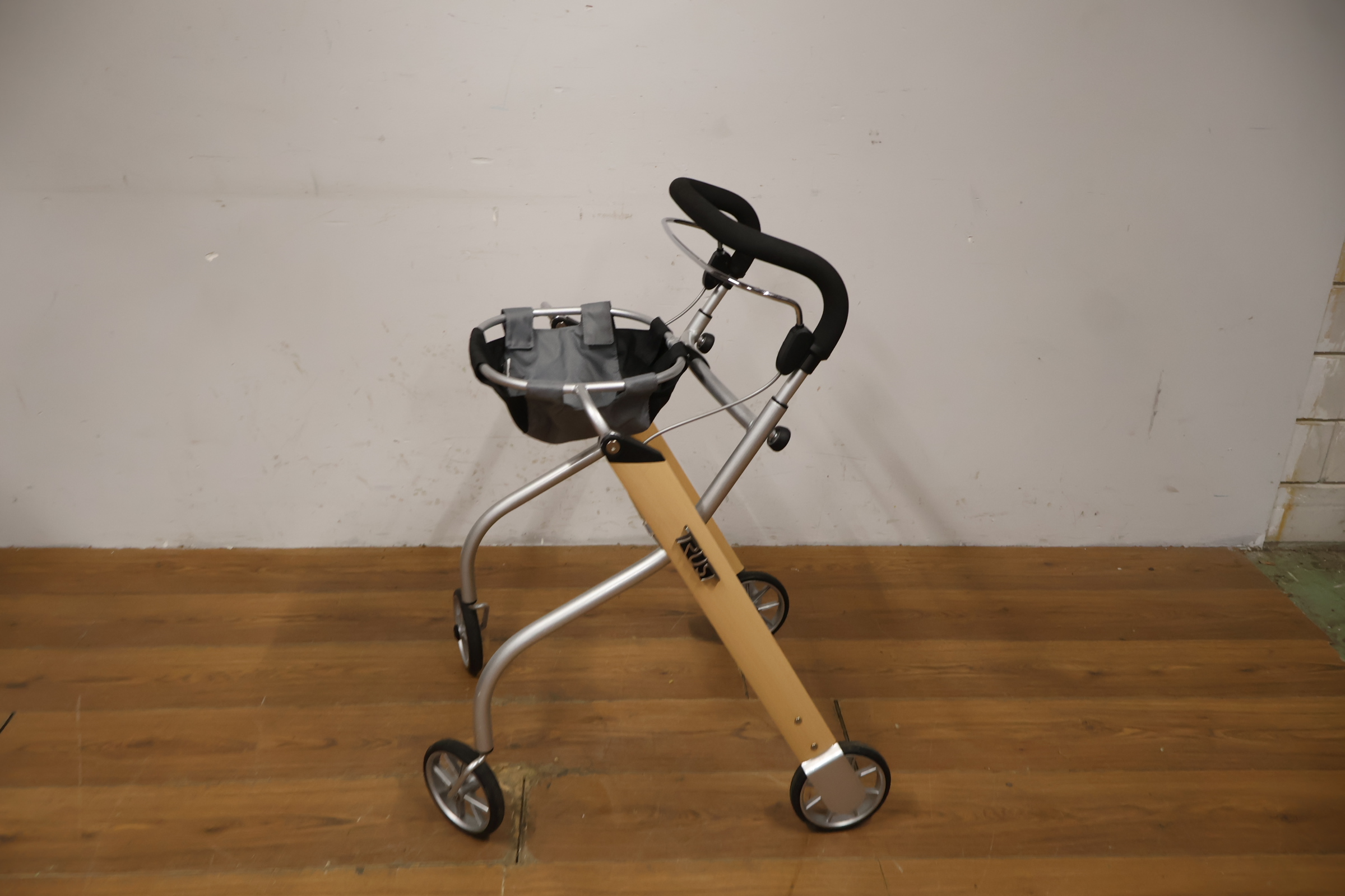 Trust Care Indoor Rollator – foto 9 – kavel bij GSD Auctions, Zoeterwoude