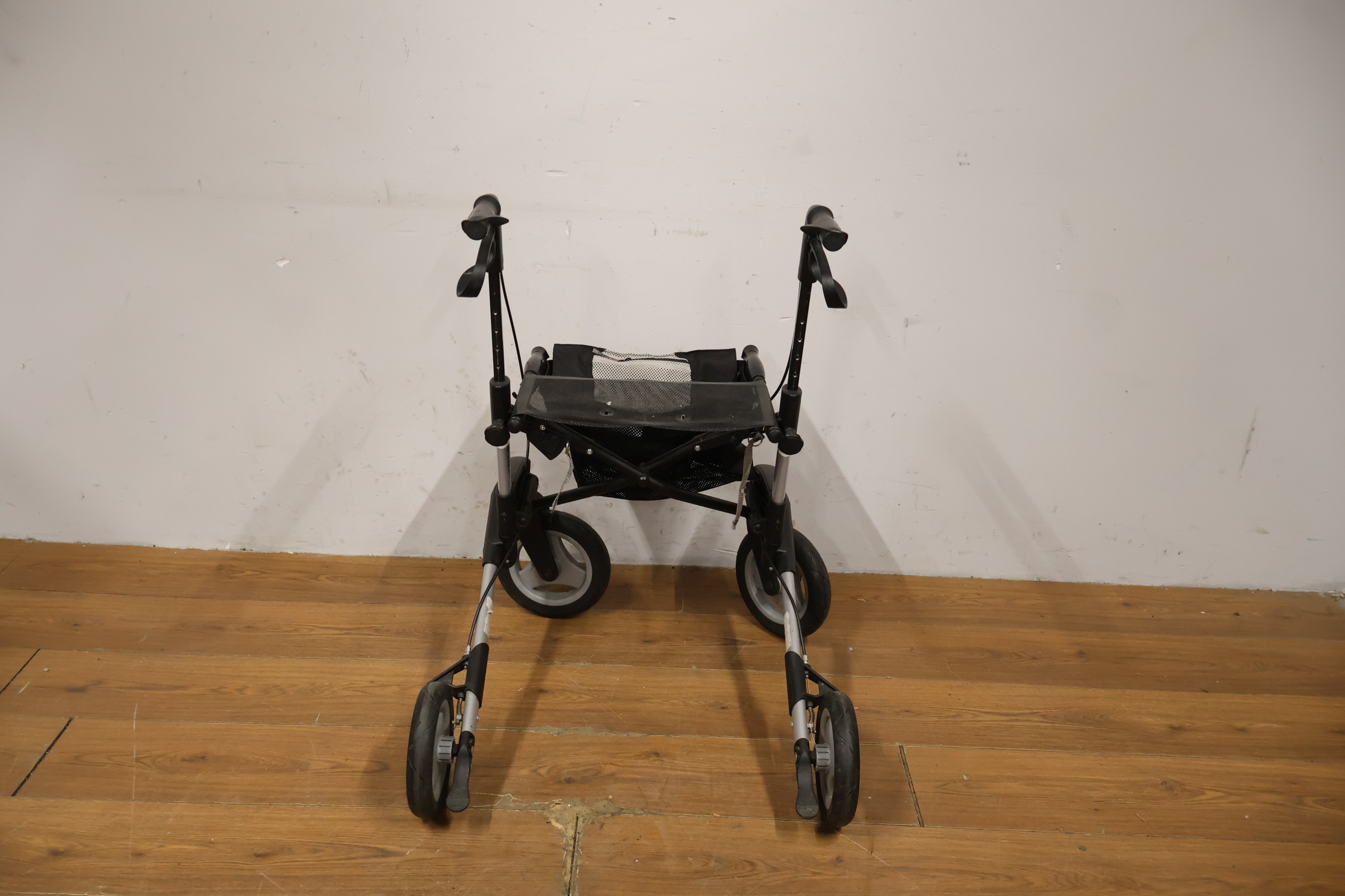 Topro Troja rollator – foto 3 – kavel bij GSD Auctions, Zoeterwoude