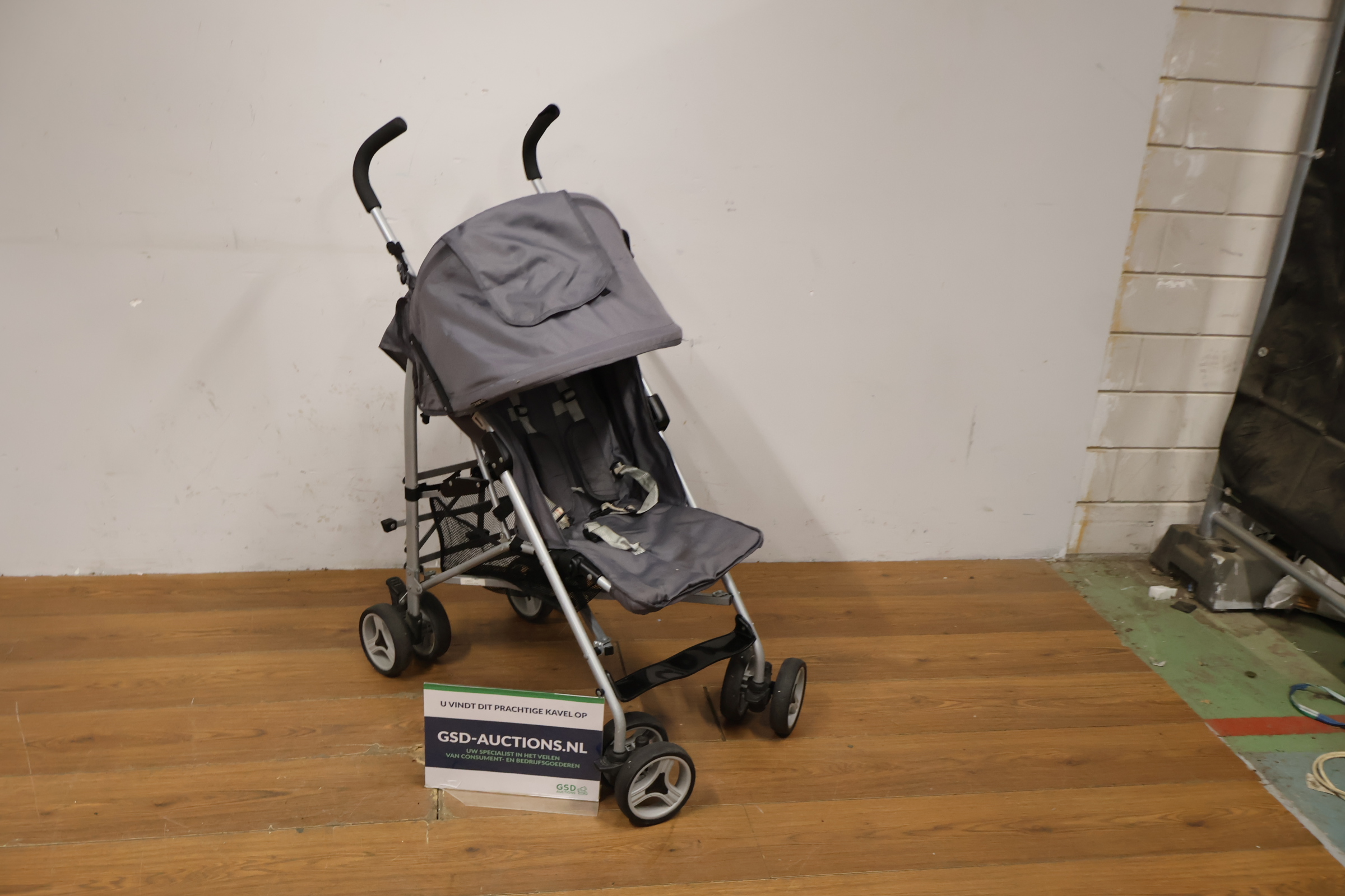 Cabina Kinder Buggy, Kinderwagen – foto 2 – kavel bij GSD Auctions, Zoeterwoude