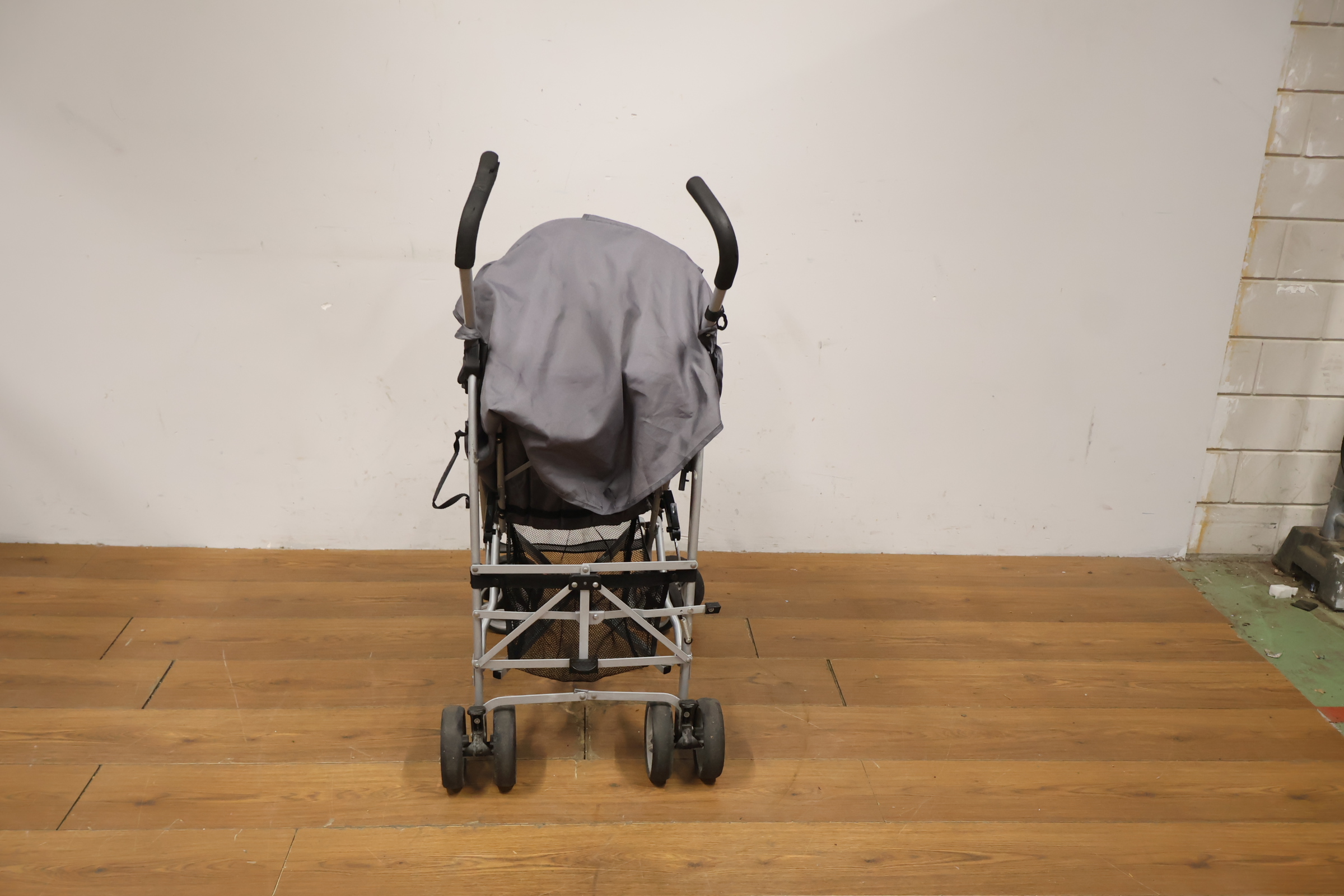Cabina Kinder Buggy, Kinderwagen – foto 4 – kavel bij GSD Auctions, Zoeterwoude