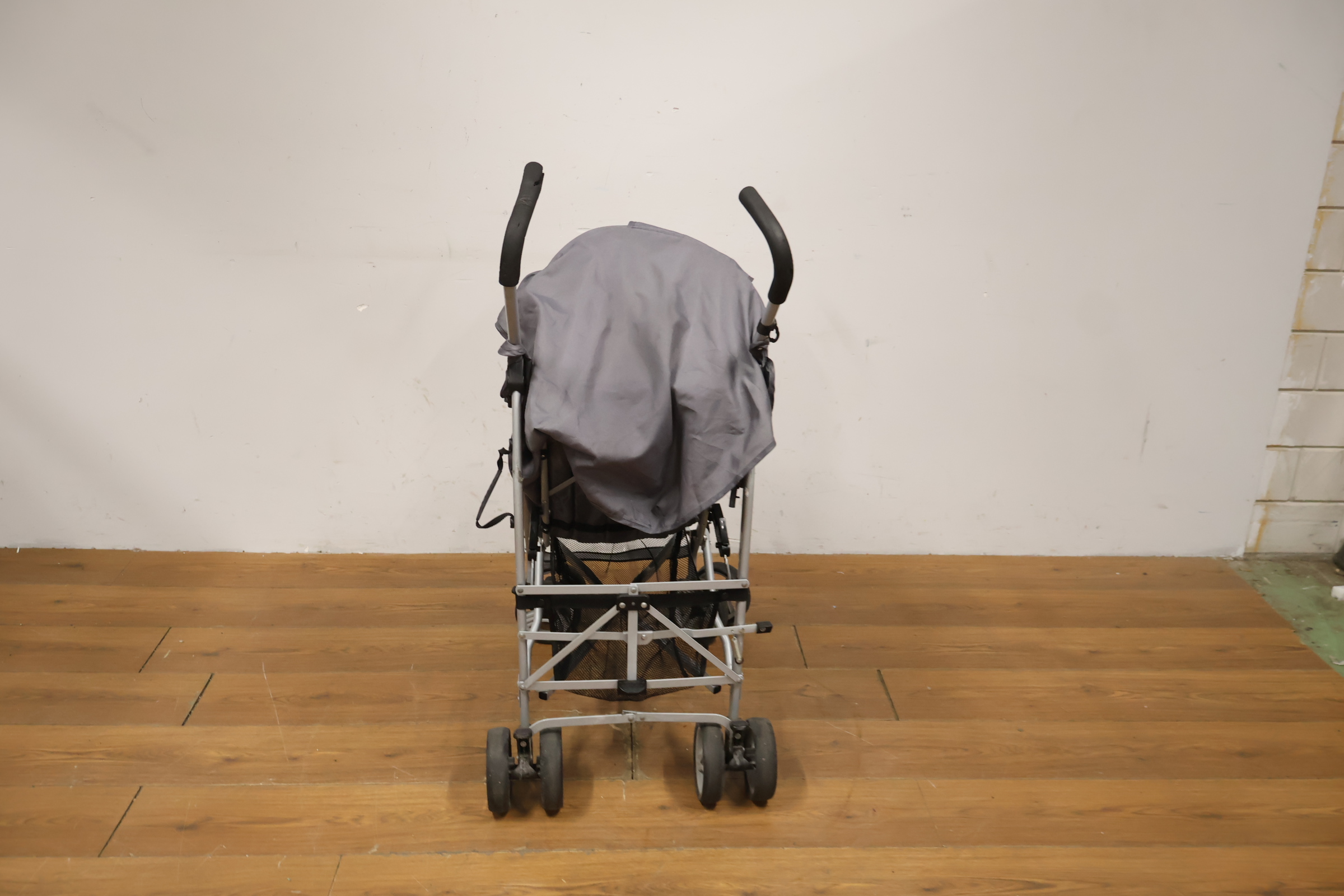 Cabina Kinder Buggy, Kinderwagen – foto 5 – kavel bij GSD Auctions, Zoeterwoude