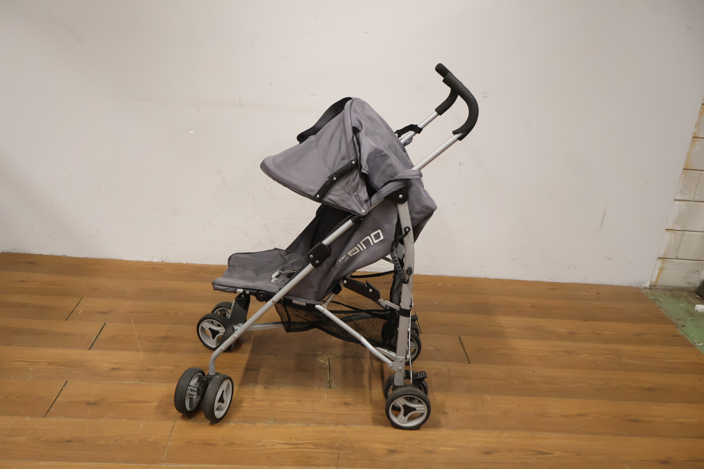 Cabina Kinder Buggy, Kinderwagen – foto 7 – kavel bij GSD Auctions, Zoeterwoude