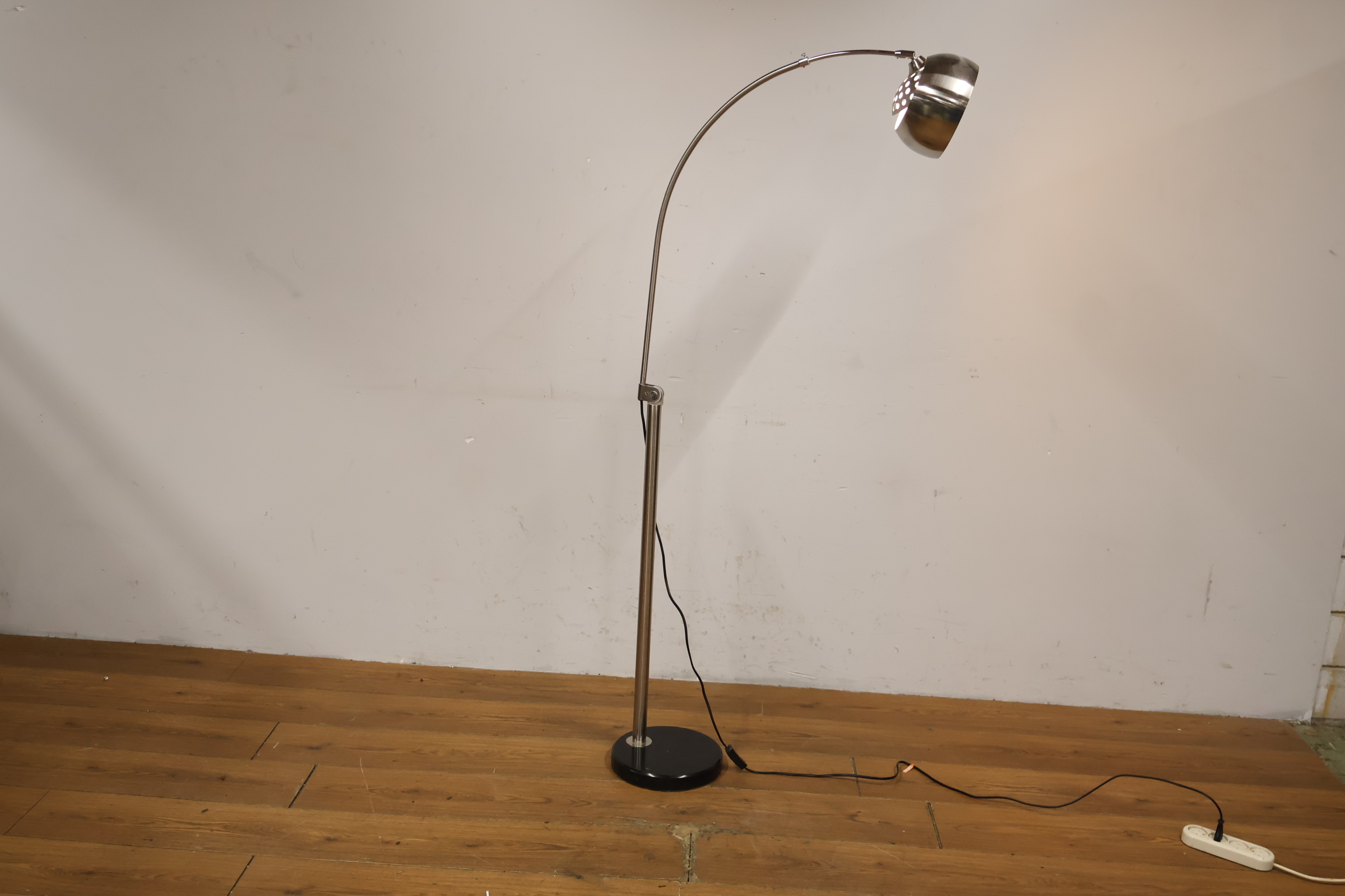 Booglamp, Vloerlamp – foto 4 – kavel bij GSD Auctions, Zoeterwoude