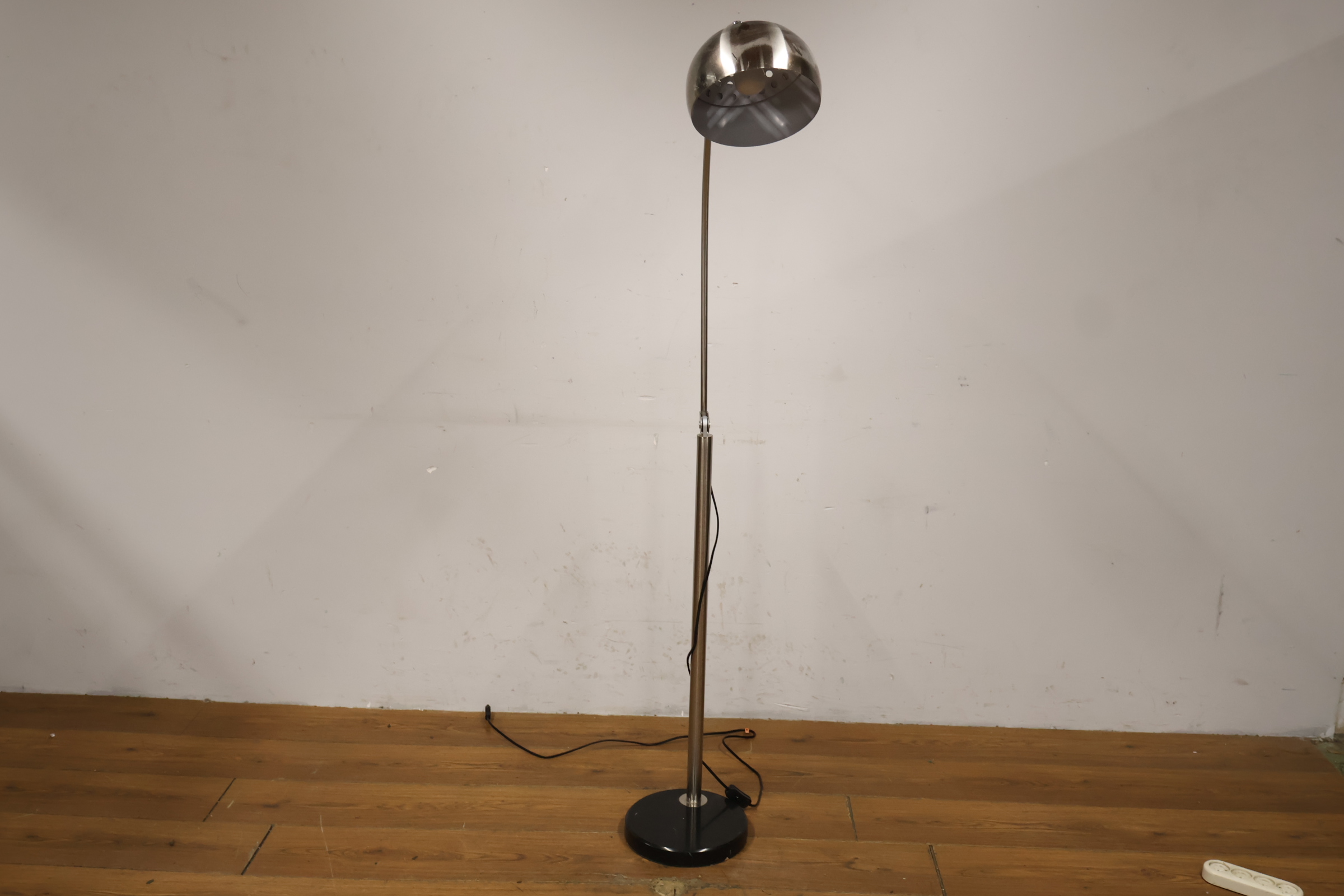 Booglamp, Vloerlamp – foto 11 – kavel bij GSD Auctions, Zoeterwoude