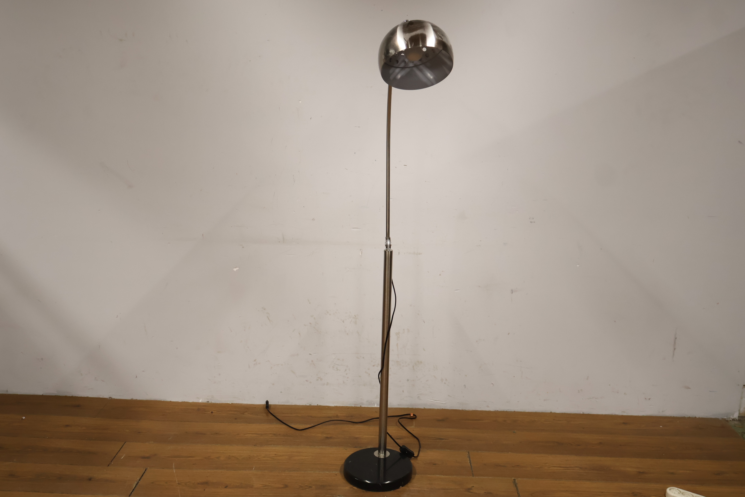Booglamp, Vloerlamp – foto 12 – kavel bij GSD Auctions, Zoeterwoude