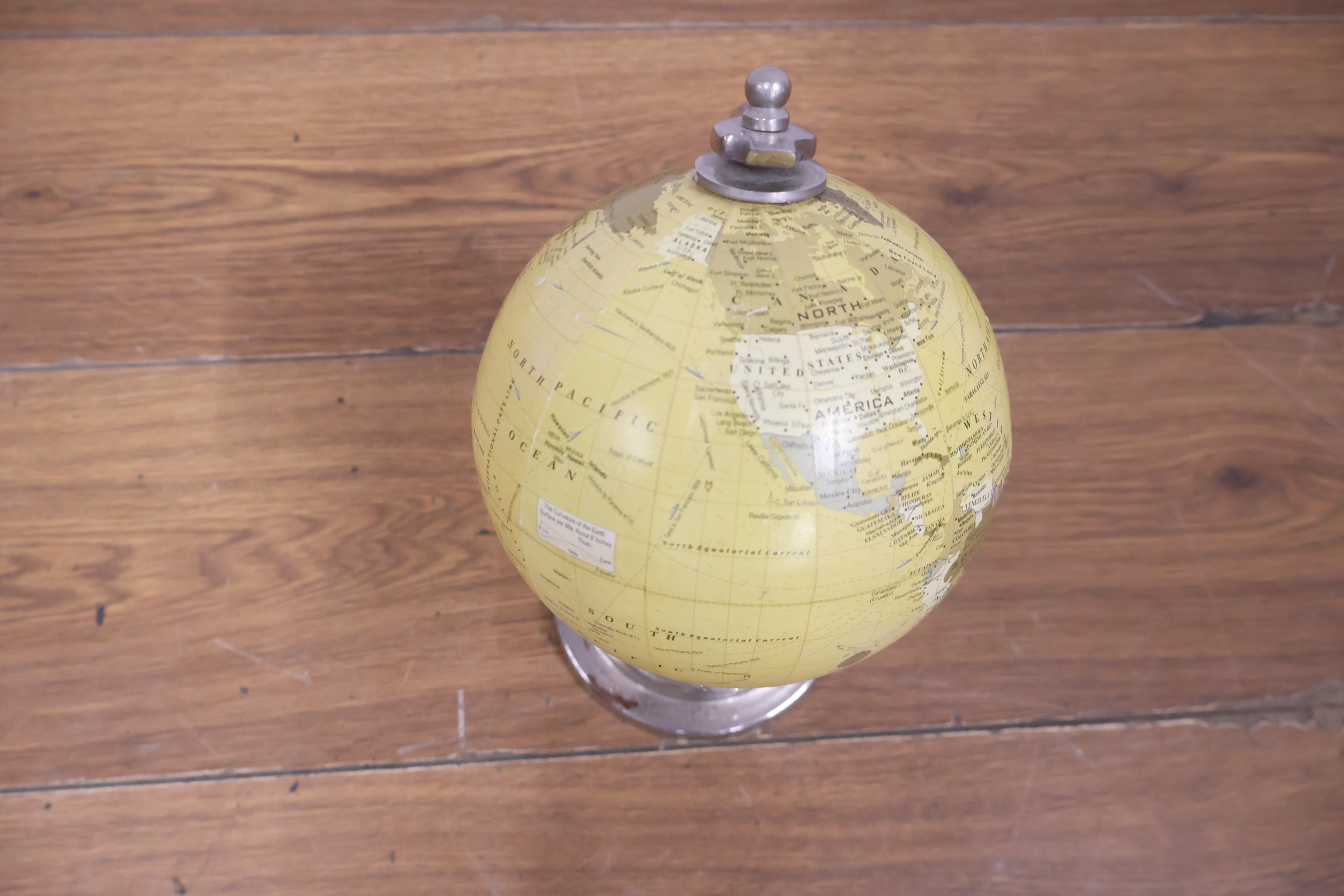 Globe op metalen standaard - Wereldbol – foto 9 – kavel bij GSD Auctions, Zoeterwoude
