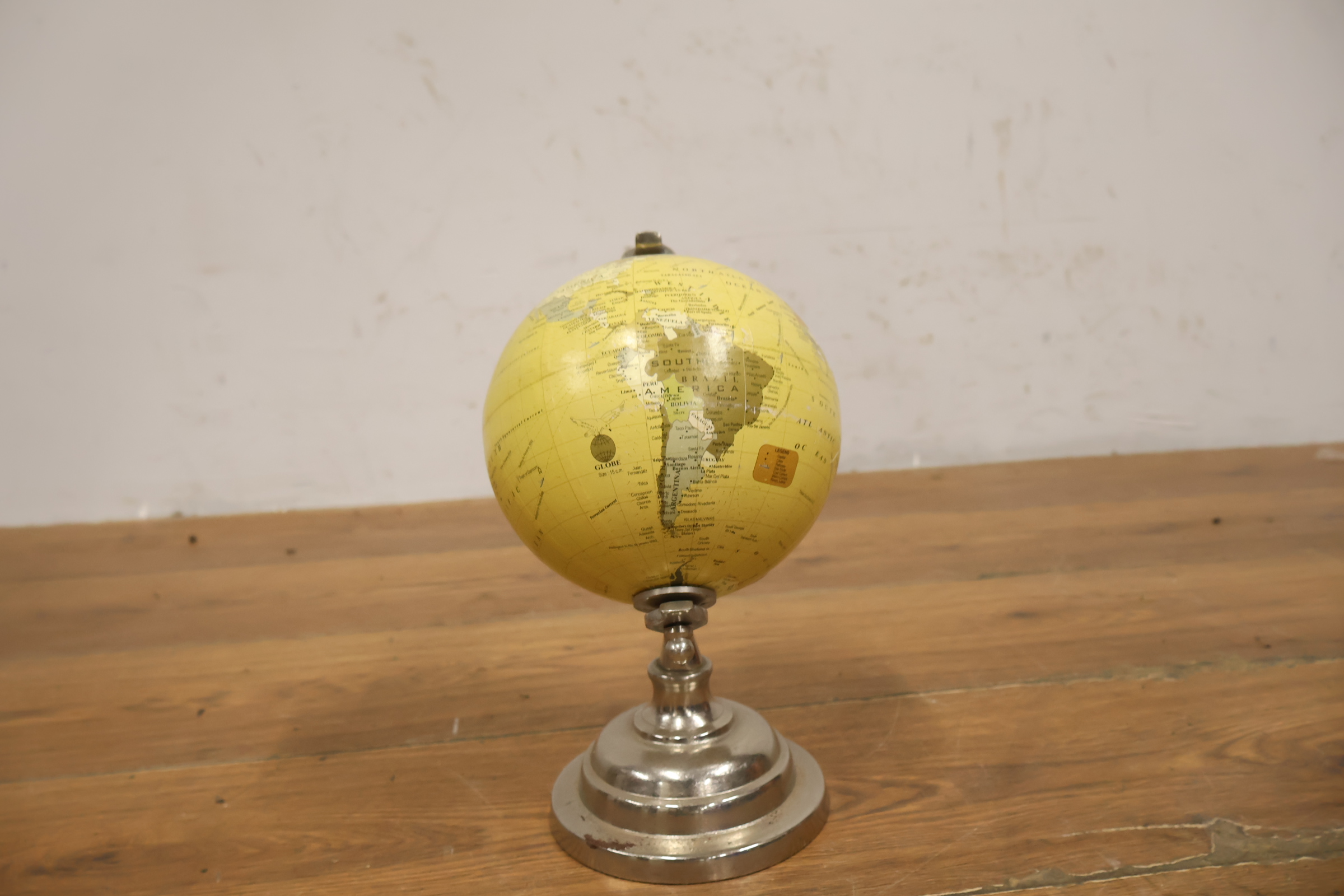 Globe op metalen standaard - Wereldbol – foto 11 – kavel bij GSD Auctions, Zoeterwoude