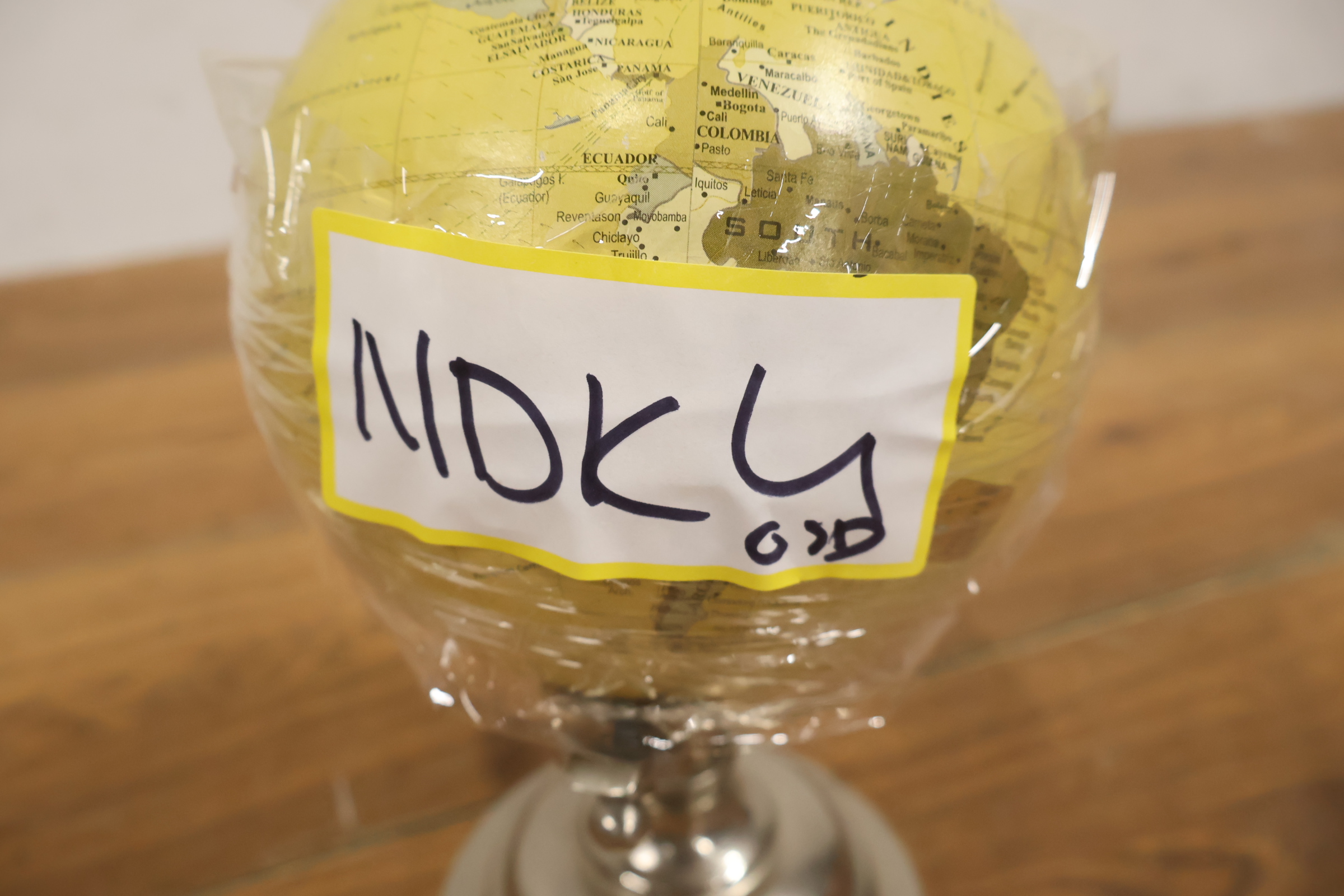 Globe op metalen standaard - Wereldbol – foto 14 – kavel bij GSD Auctions, Zoeterwoude