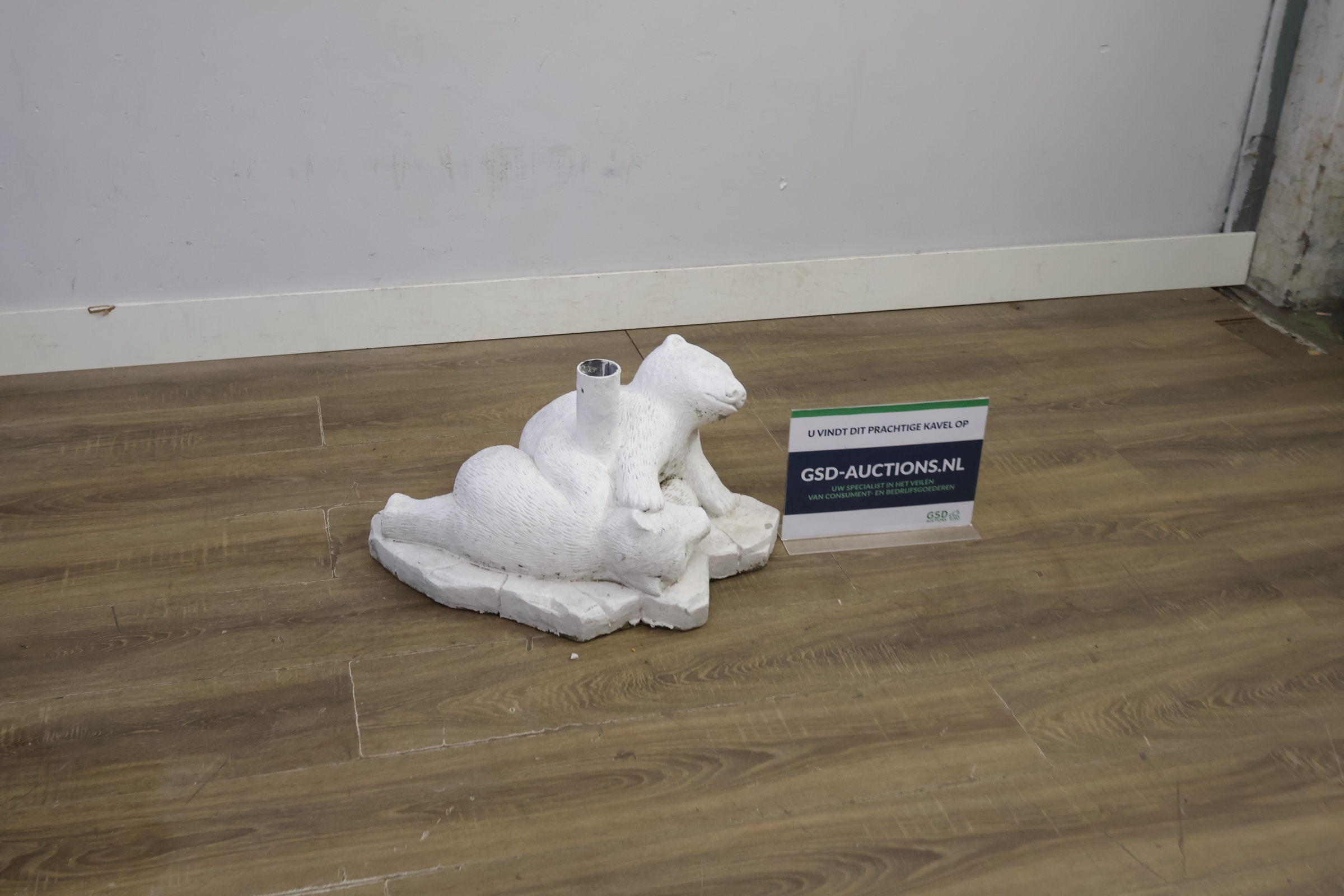 Betonnen Parasolvoet – foto 2 – kavel bij GSD Auctions, Zoeterwoude