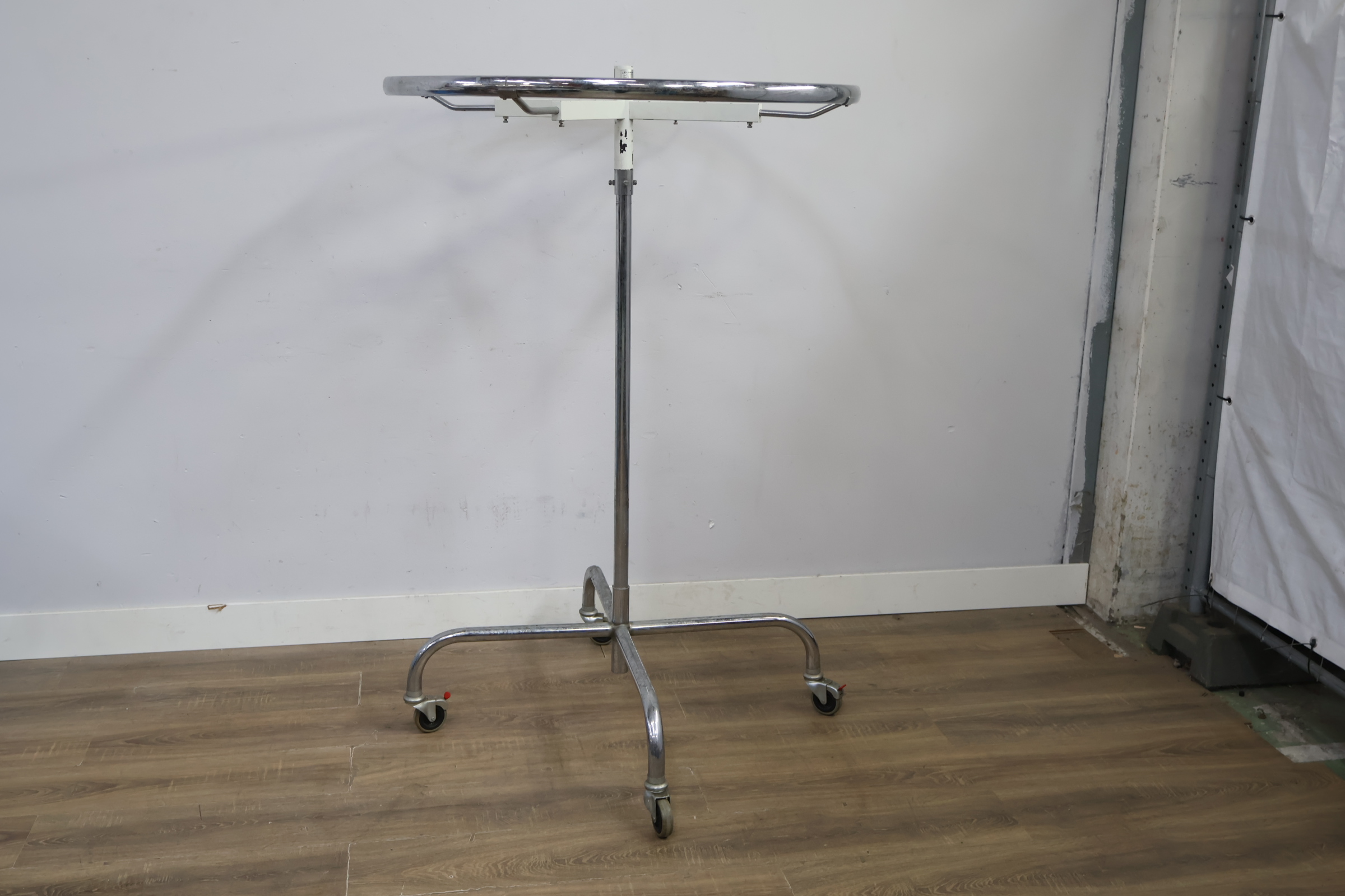 Vintage 'Climax' Metalen Kledingrek – foto 3 – kavel bij GSD Auctions, Zoeterwoude