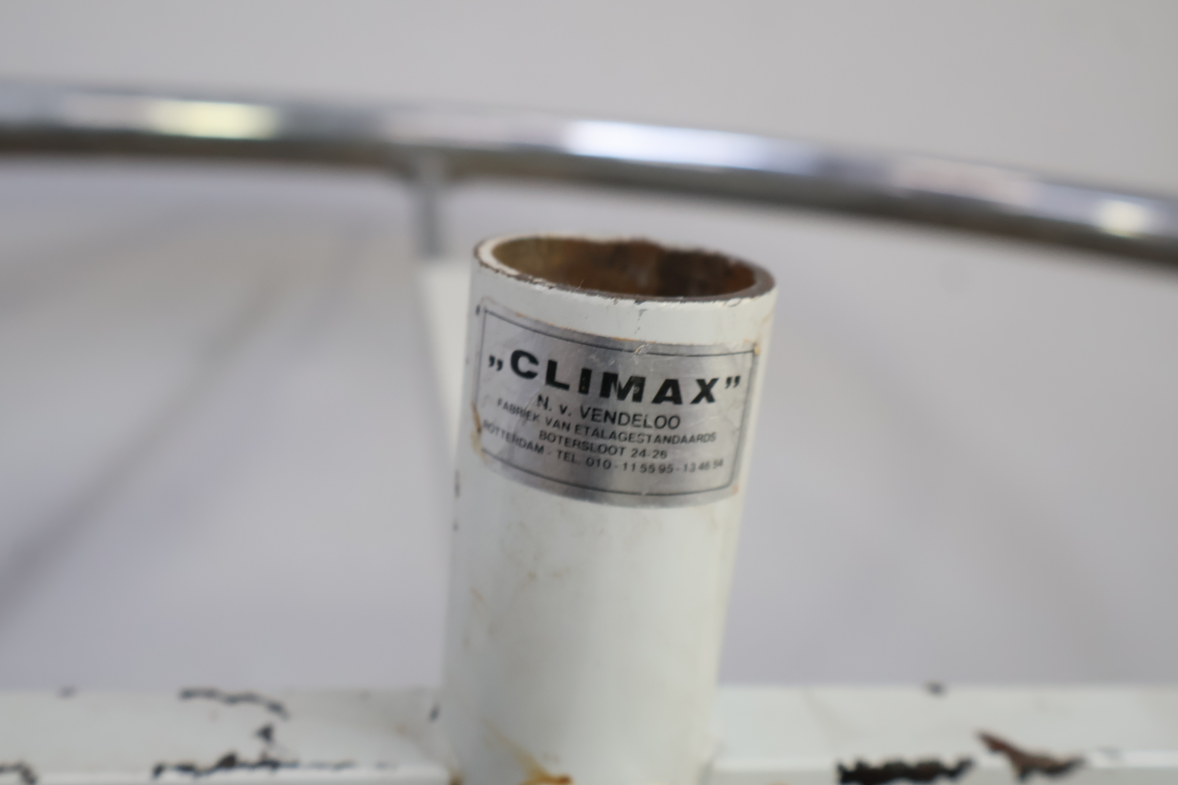 Vintage 'Climax' Metalen Kledingrek – foto 8 – kavel bij GSD Auctions, Zoeterwoude