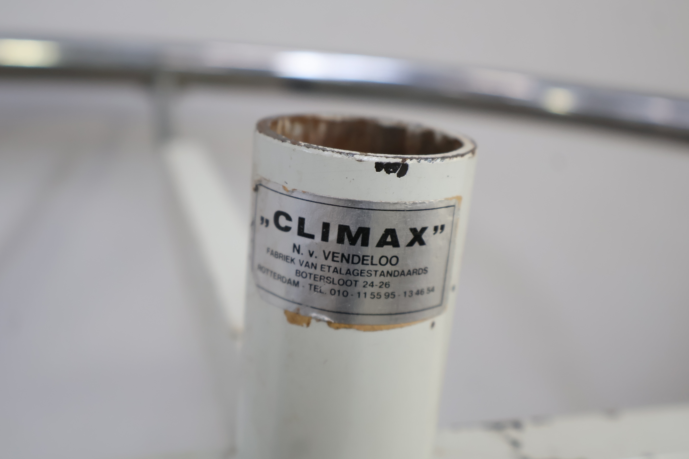 Vintage 'Climax' Metalen Kledingrek – foto 9 – kavel bij GSD Auctions, Zoeterwoude