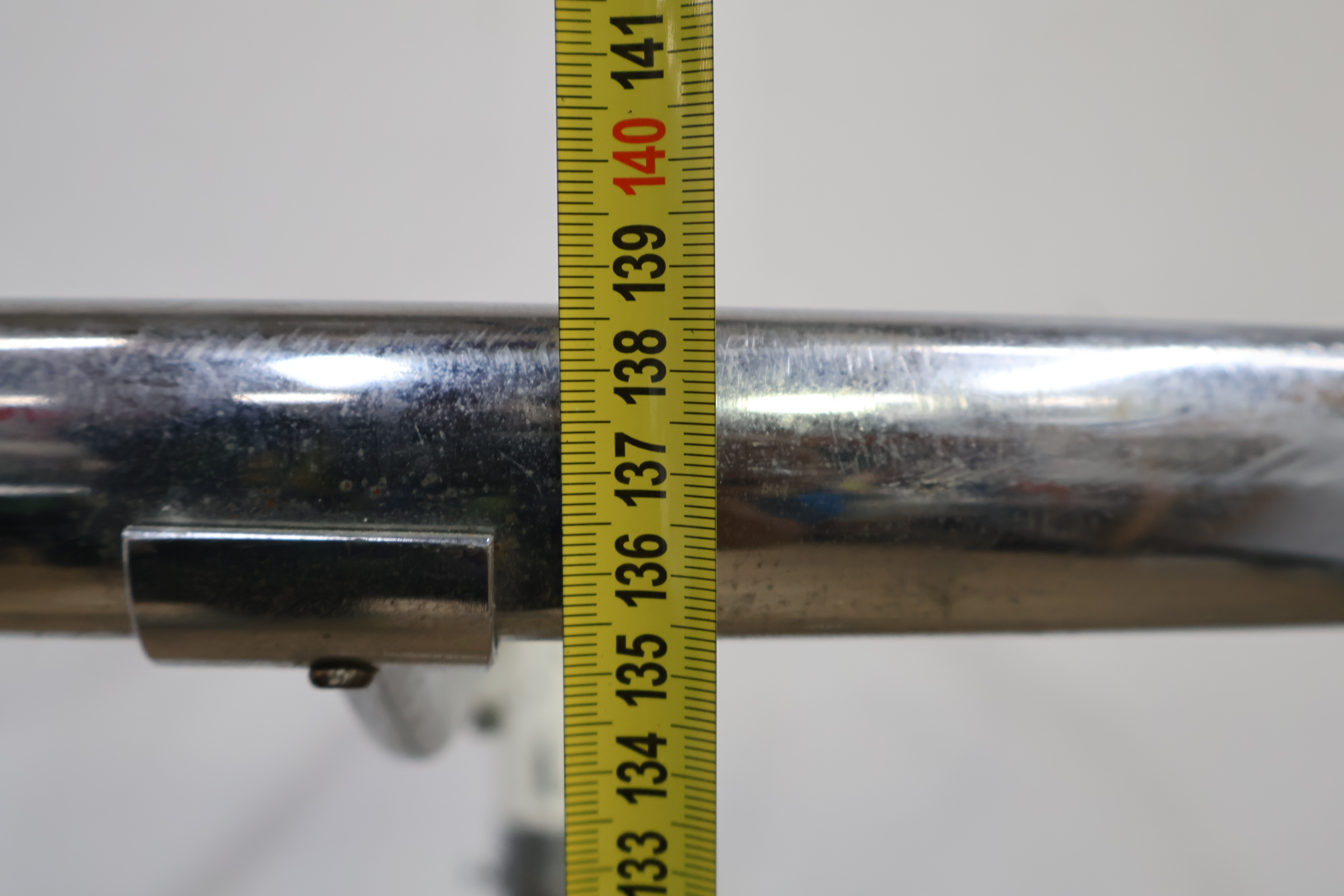 Vintage 'Climax' Metalen Kledingrek – foto 12 – kavel bij GSD Auctions, Zoeterwoude