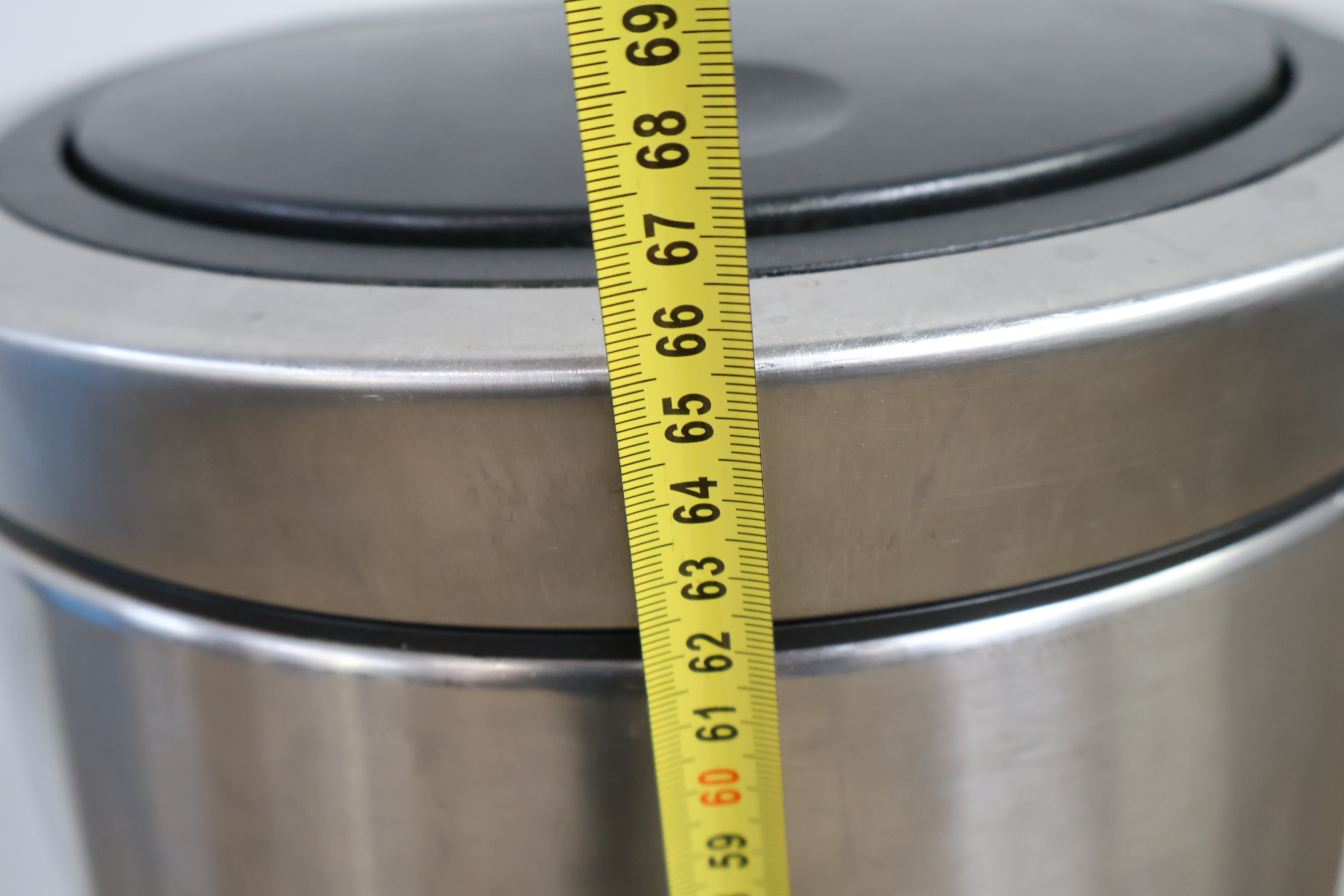 Brabantia Prullenbak met Drukdeksel – foto 14 – kavel bij GSD Auctions, Zoeterwoude