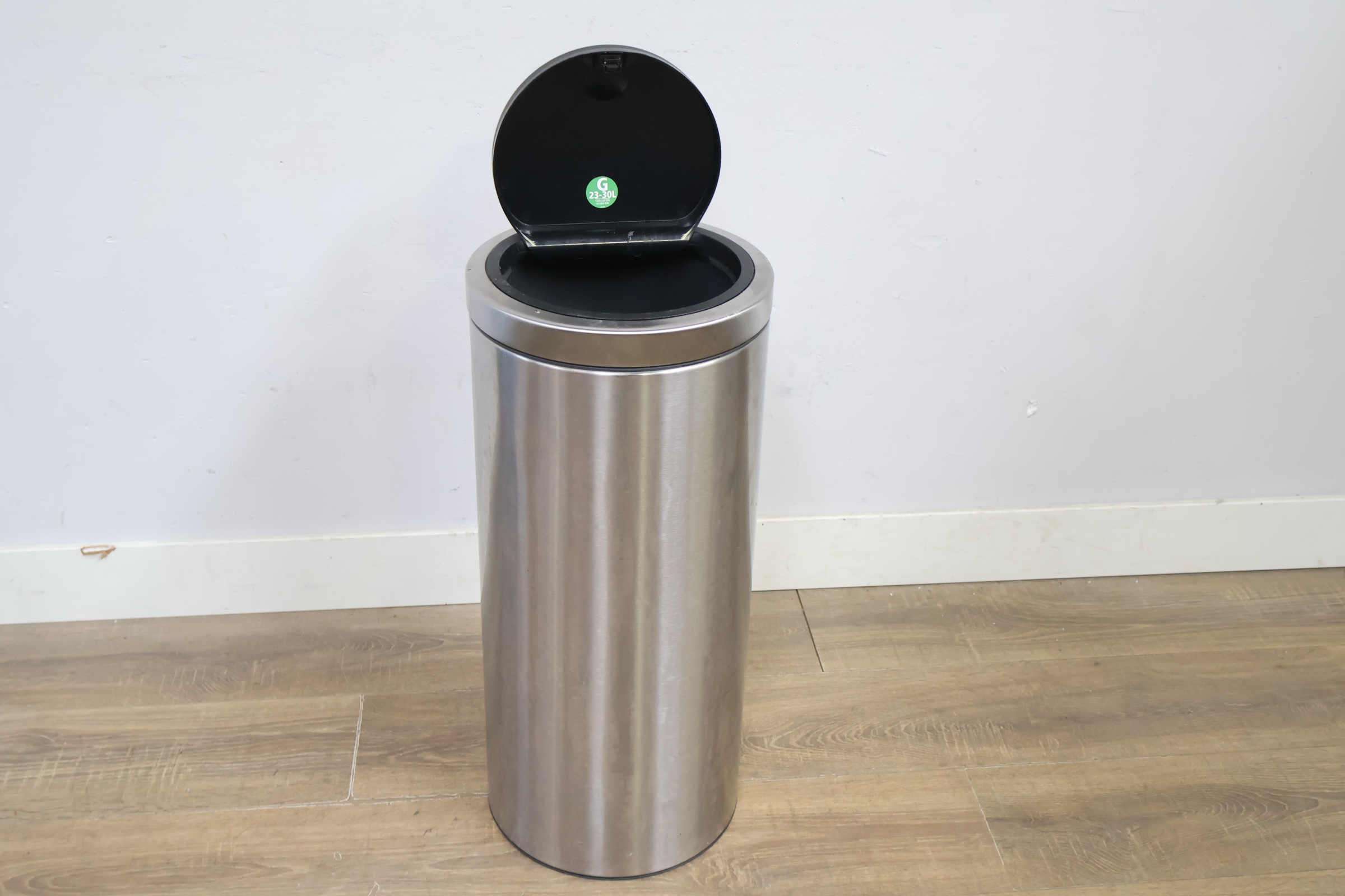 Brabantia RVS prullenbak met push-deksel – foto 7 – kavel bij GSD Auctions, Zoeterwoude