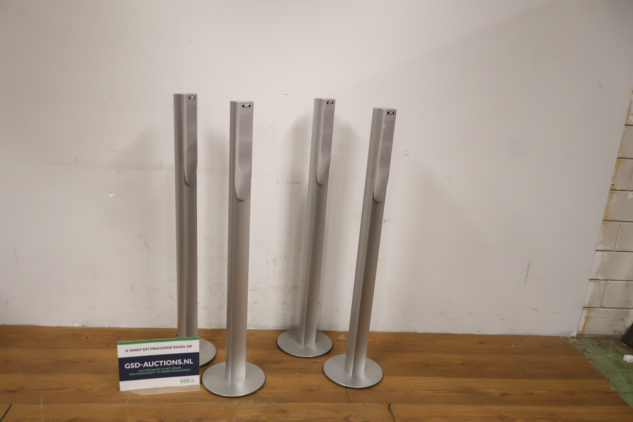 Set van 4 JVC luidsprekerzuilen - Speakers – foto 2 – kavel bij GSD Auctions, Zoeterwoude