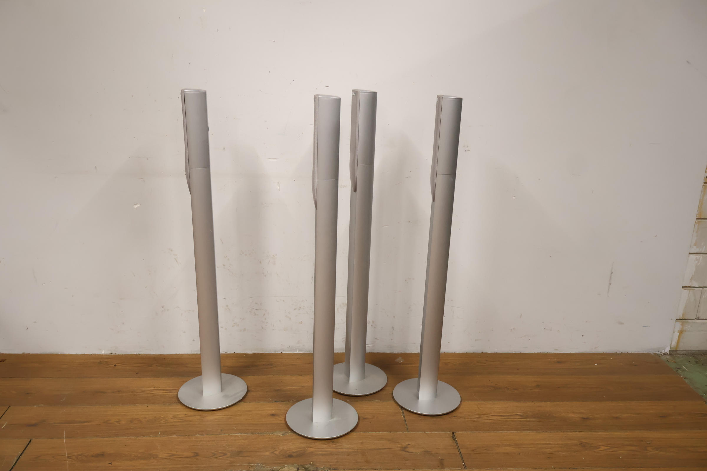 Set van 4 JVC luidsprekerzuilen - Speakers – foto 7 – kavel bij GSD Auctions, Zoeterwoude