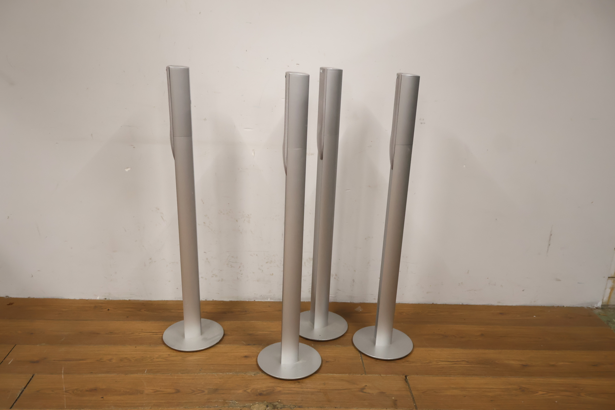 Set van 4 JVC luidsprekerzuilen - Speakers – foto 8 – kavel bij GSD Auctions, Zoeterwoude