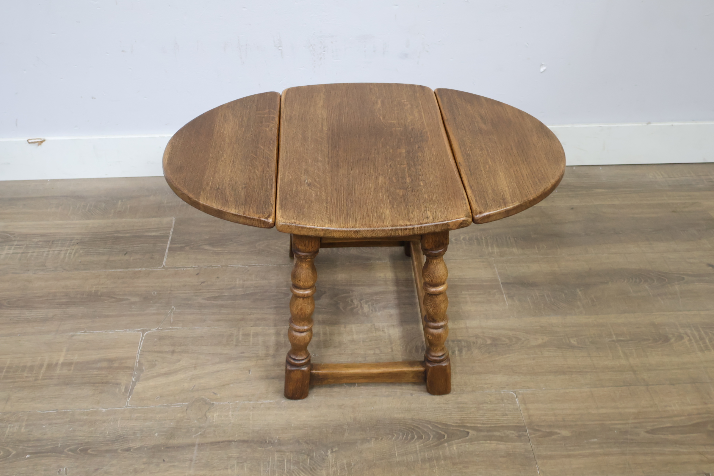 Houten bijzettafel met klapblad - Hangoor tafel – foto 6 – kavel bij GSD Auctions, Zoeterwoude
