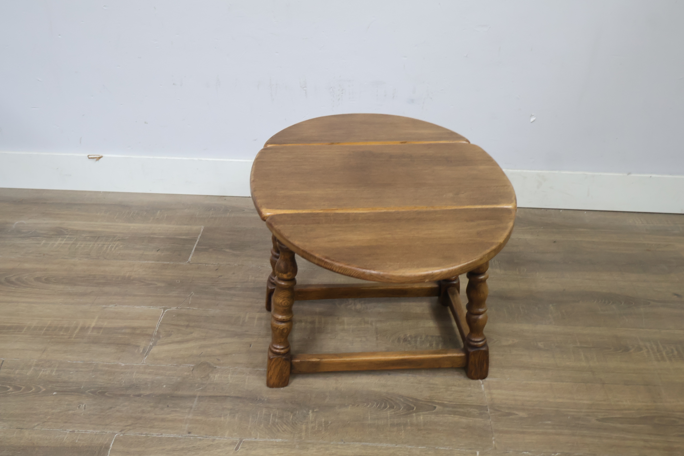 Houten bijzettafel met klapblad - Hangoor tafel – foto 7 – kavel bij GSD Auctions, Zoeterwoude