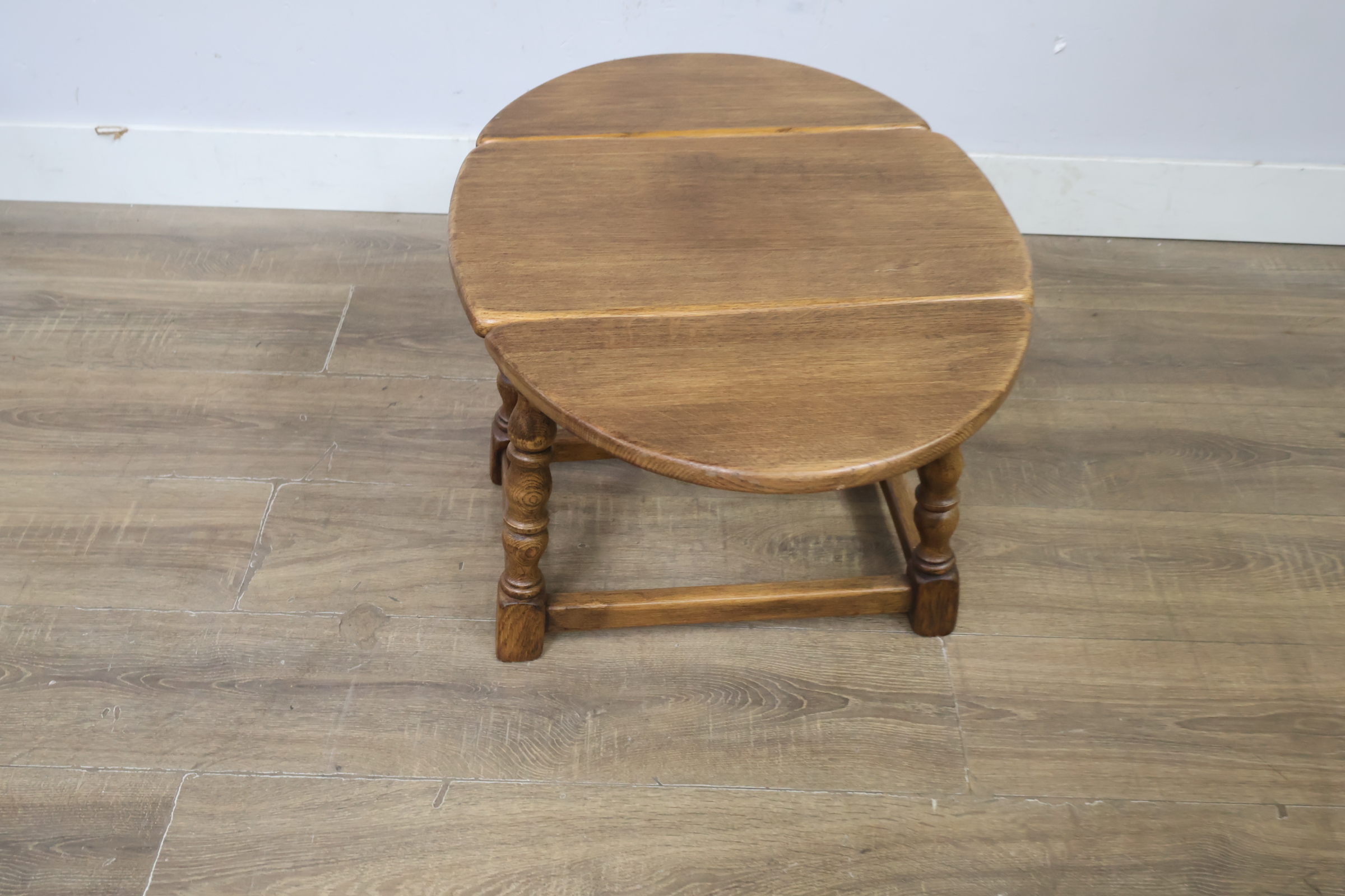 Houten bijzettafel met klapblad - Hangoor tafel – foto 8 – kavel bij GSD Auctions, Zoeterwoude